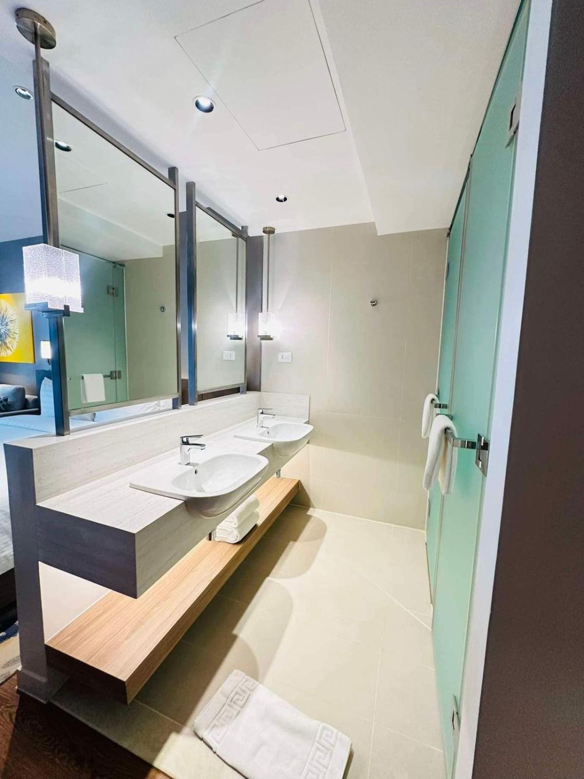 Novotel By Cescrib Near Makati * Manila