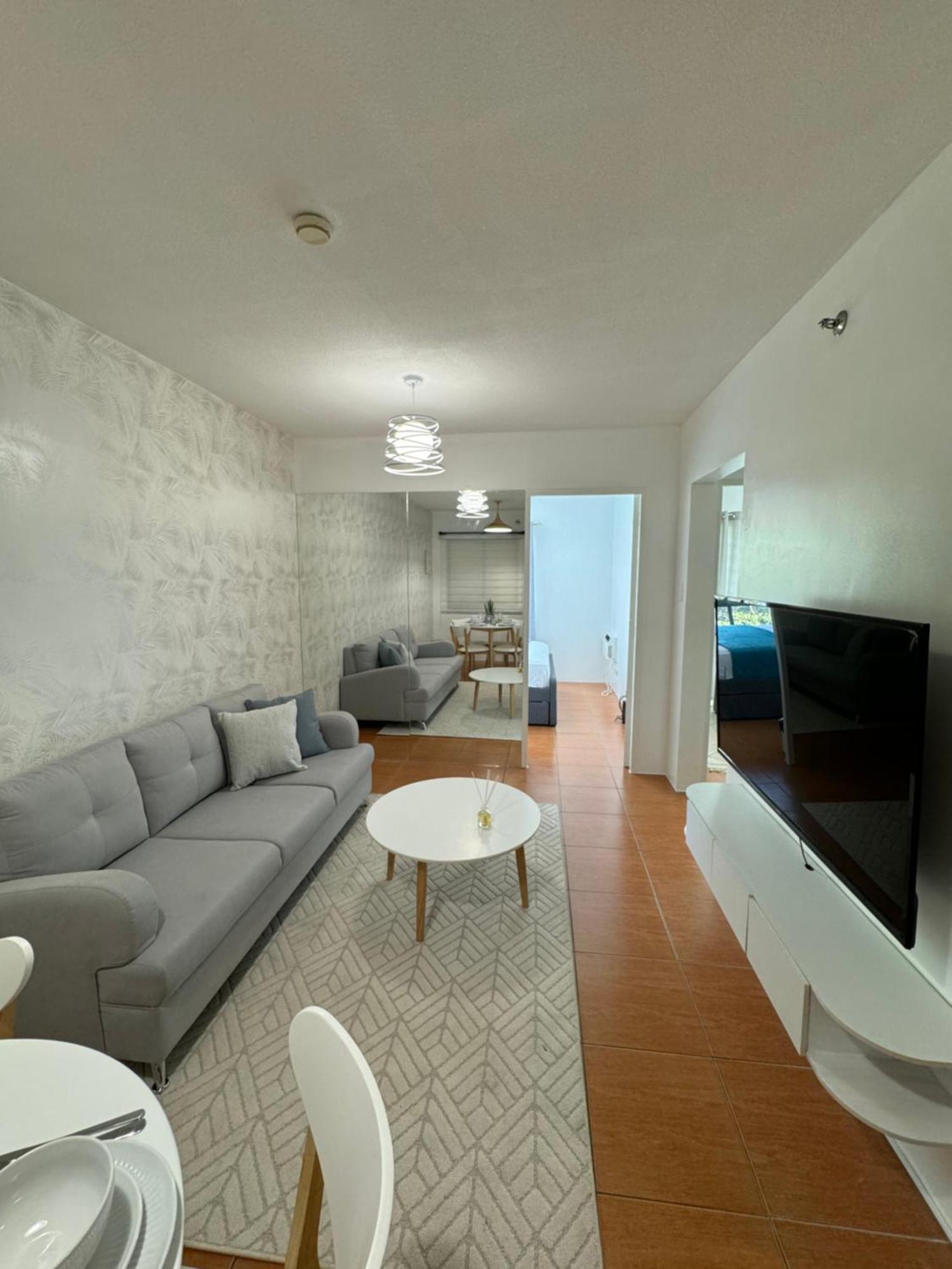 Modern Minimalist Luxe Retreat 2 Bedroom Apartment *