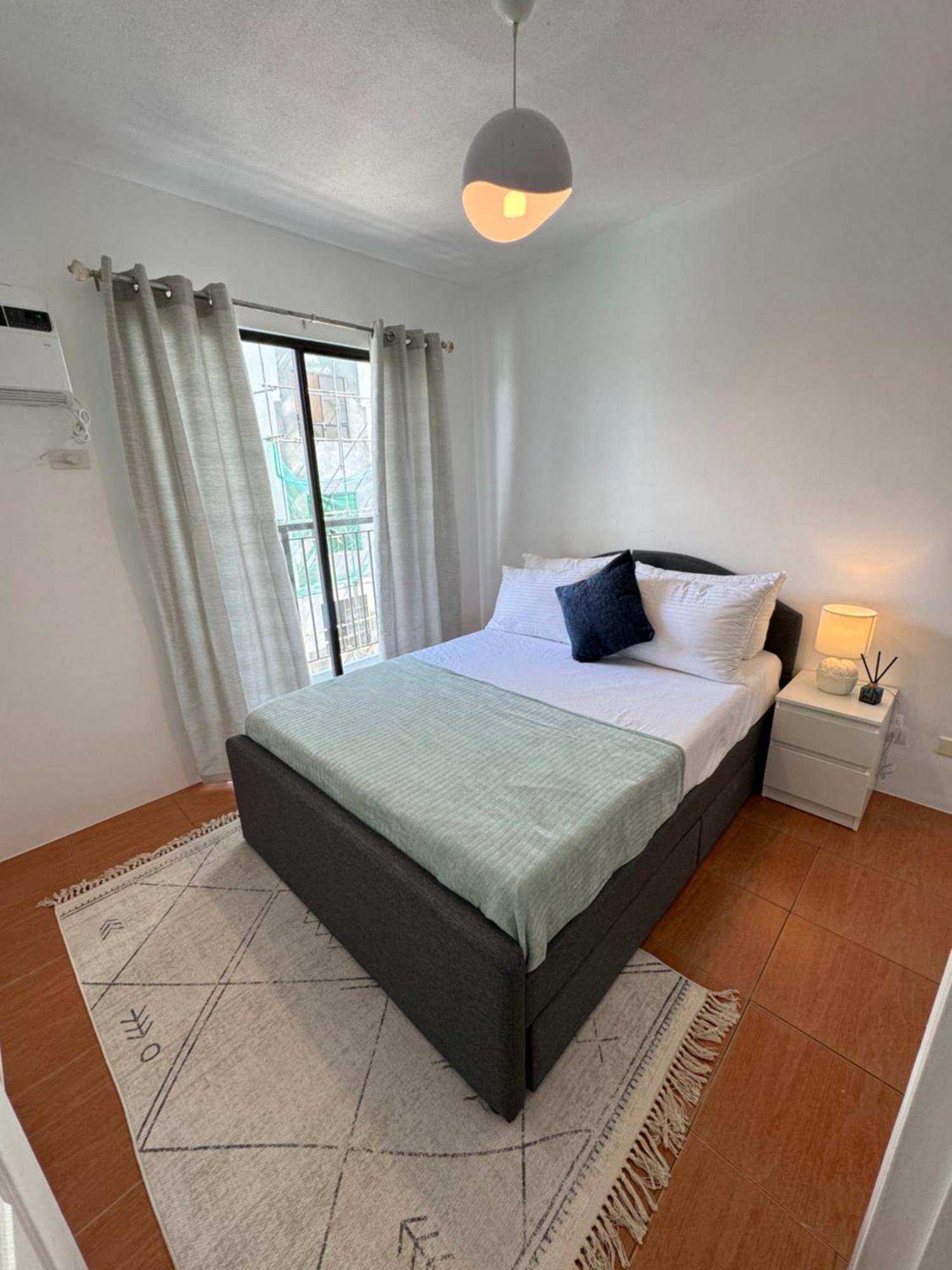 Modern Minimalist Luxe Retreat 2 Bedroom Apartment *
