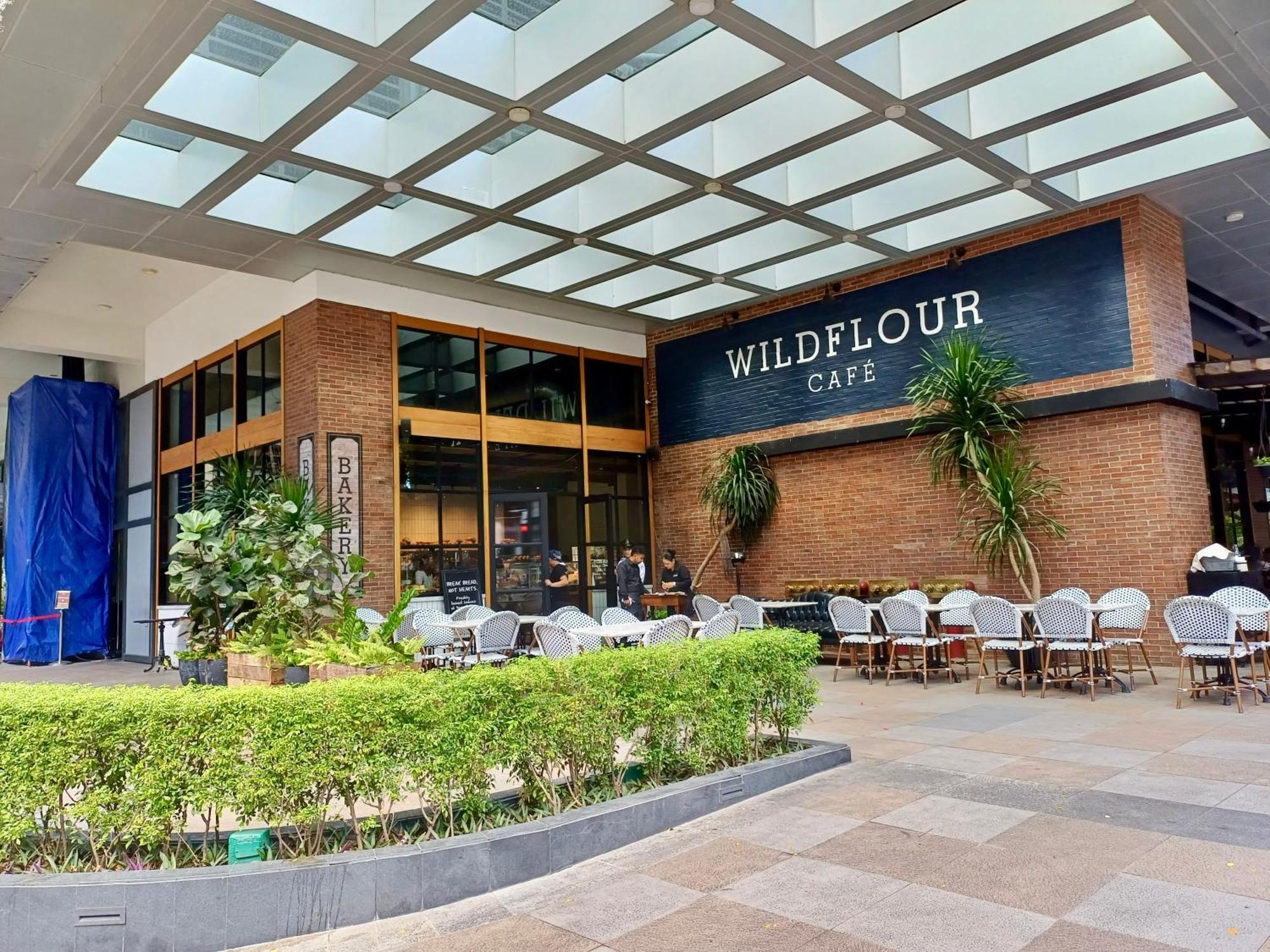 Bgc Luxury - Balcony, Pool, Wi-fi, View - 25 Apartment Manila