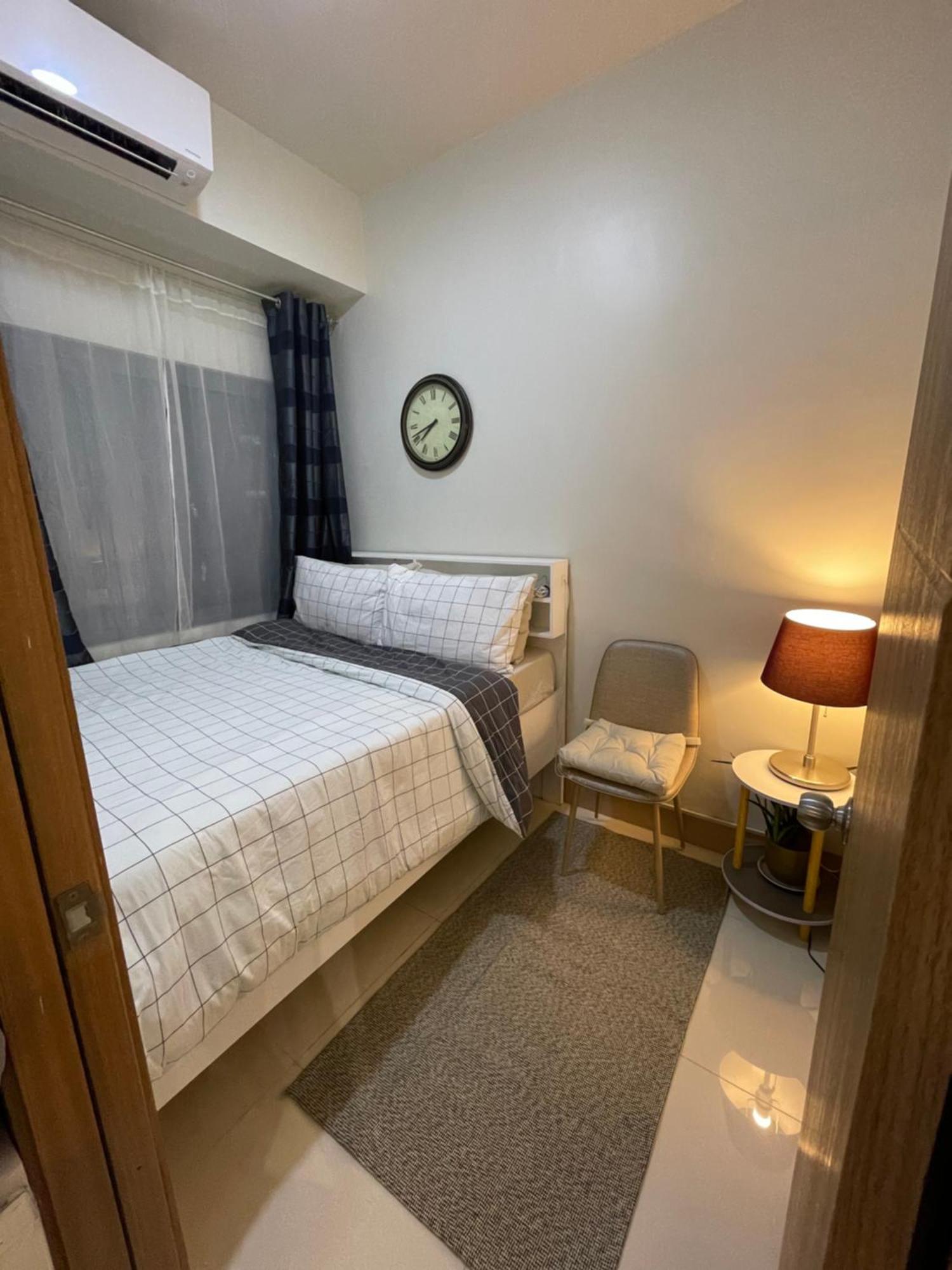 Apartment Staycation Near Moa *