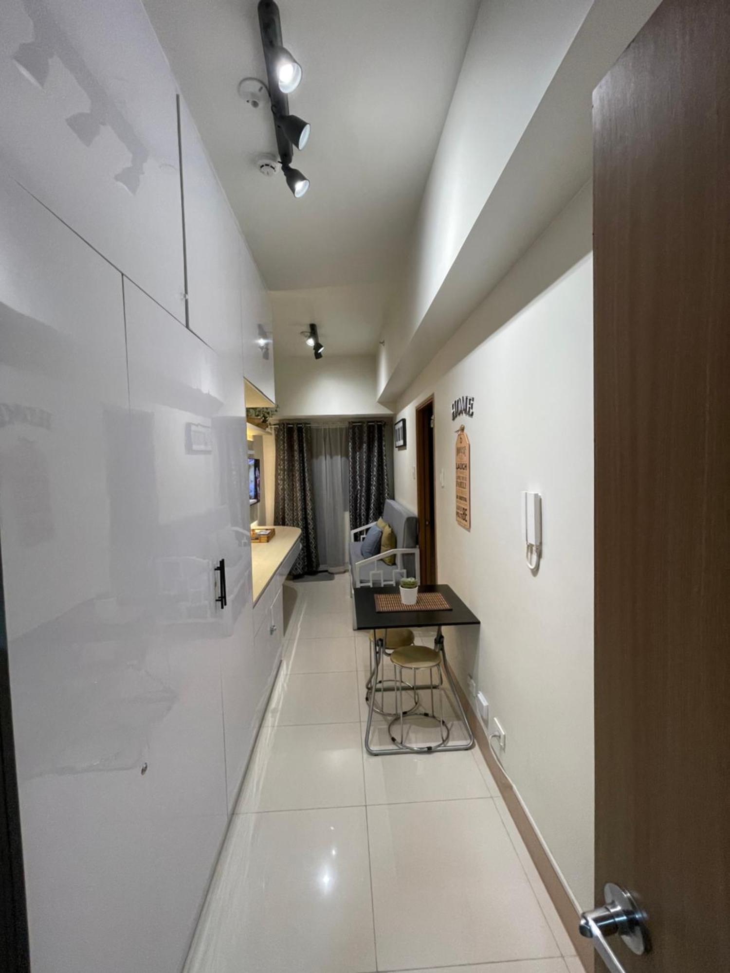 Apartment Staycation Near Moa *