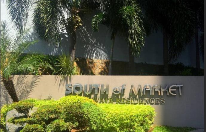 5-mins Sm Aura Cozy 2br Free Parking Manila
