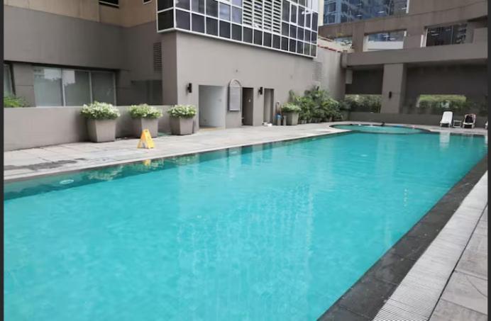 5-mins Sm Aura Cozy 2br Free Parking * Manila
