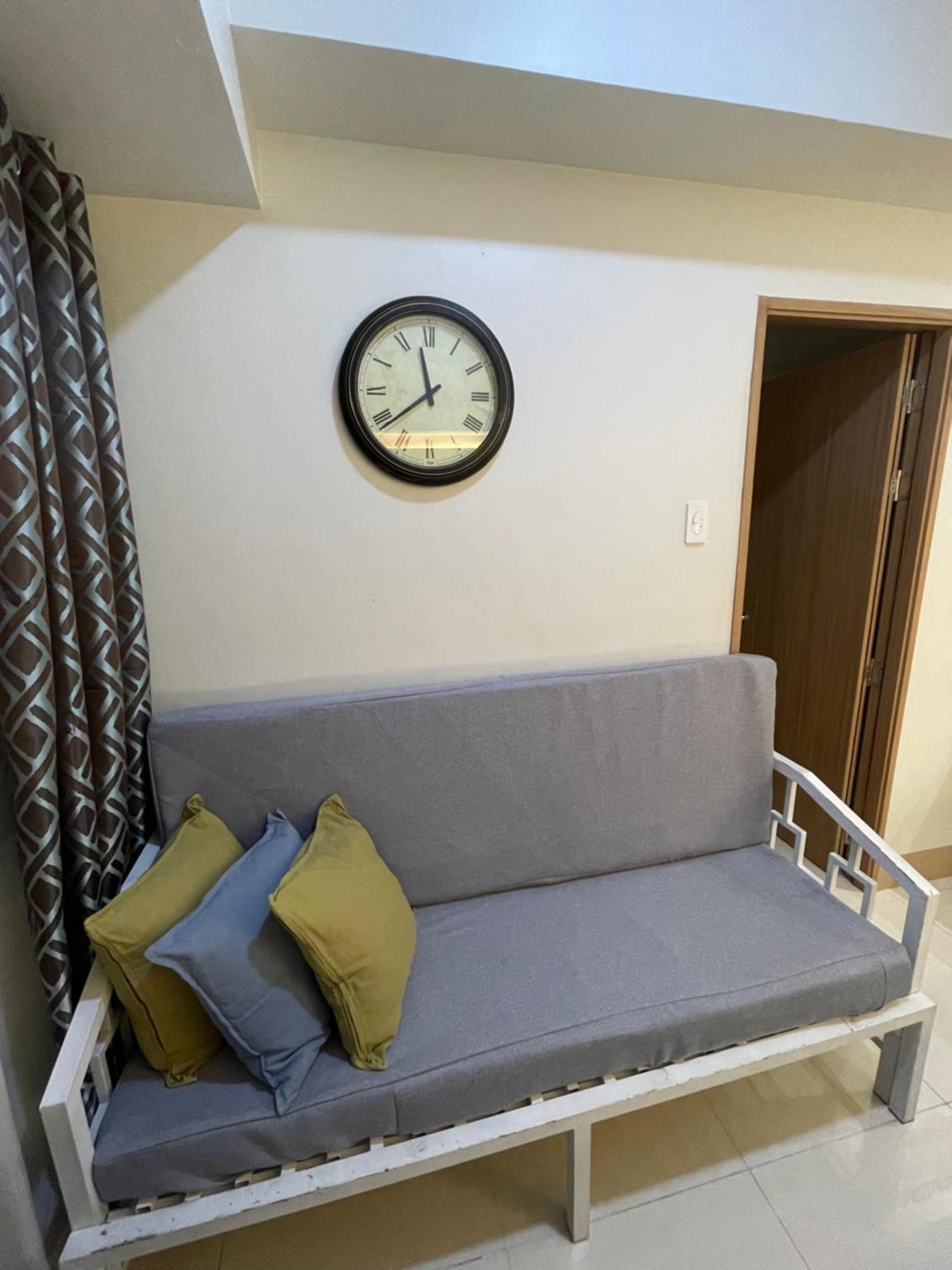 Staycation Near Moa Apartment