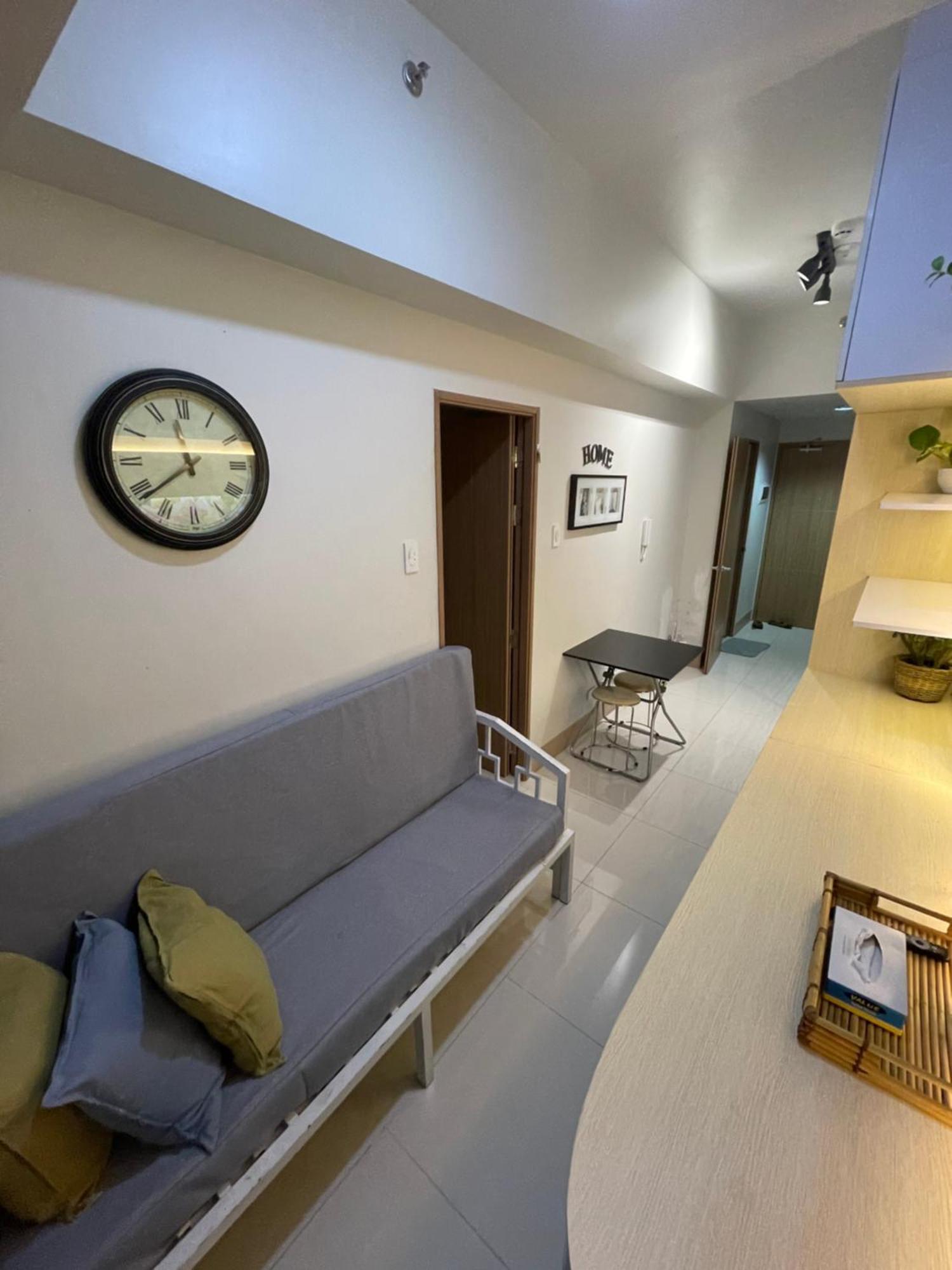 Staycation Near Moa Apartment