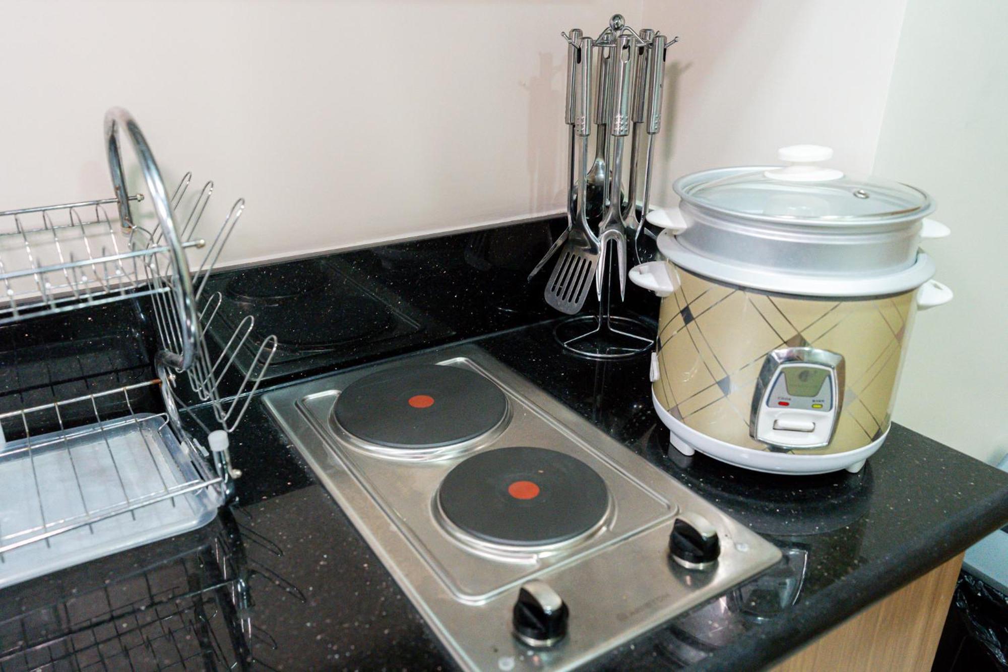 A2j Luxury 1br Beside Sm Mall Of Manila
