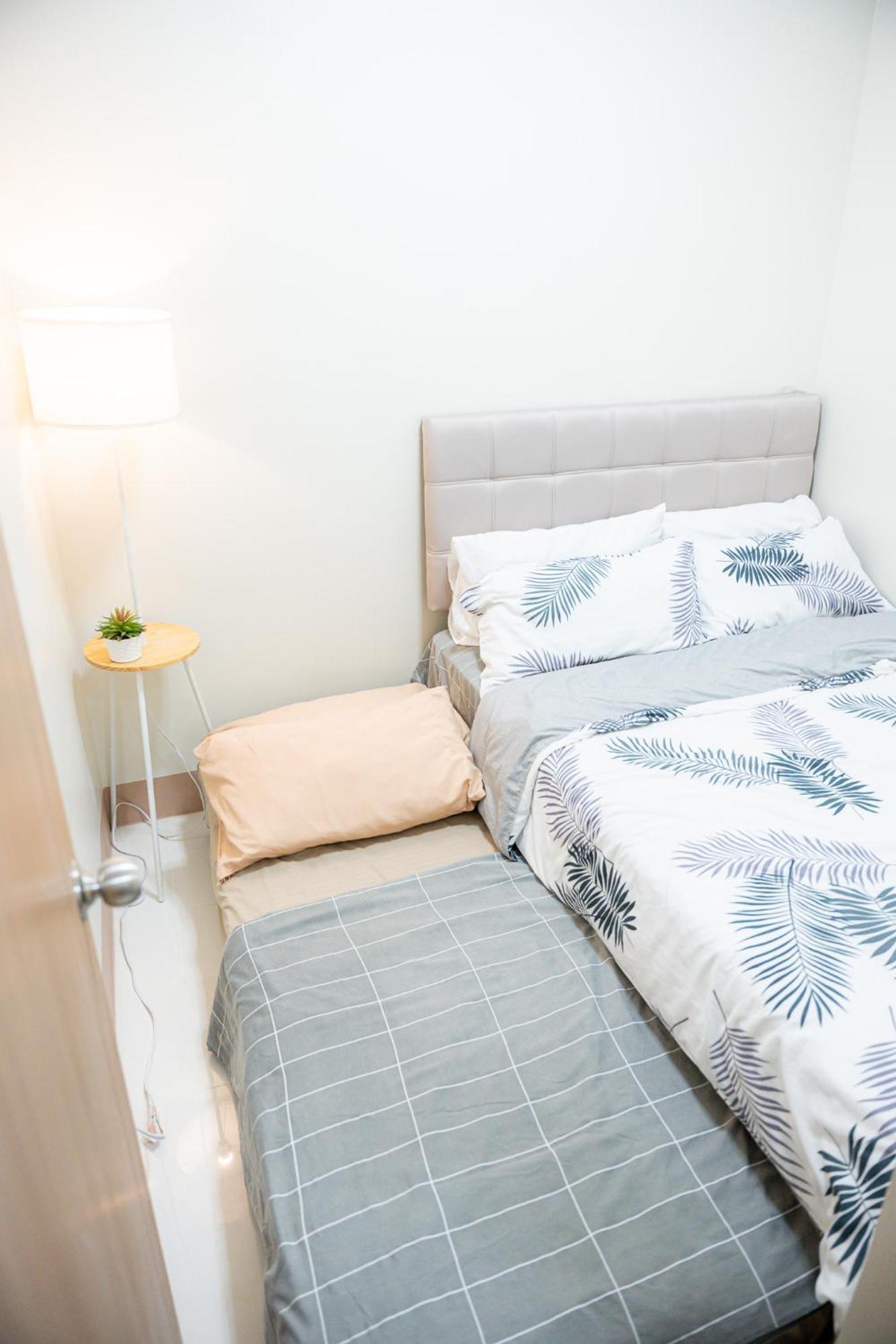 A2j Luxury 1br Beside Sm Mall Of * Manila