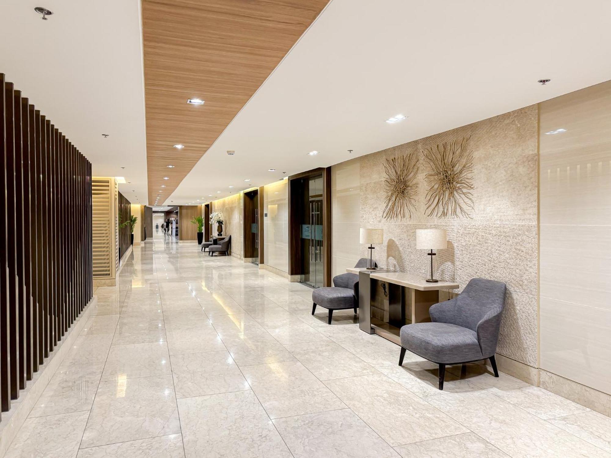 A2j Luxury 1br Beside Sm Mall Of * Manila