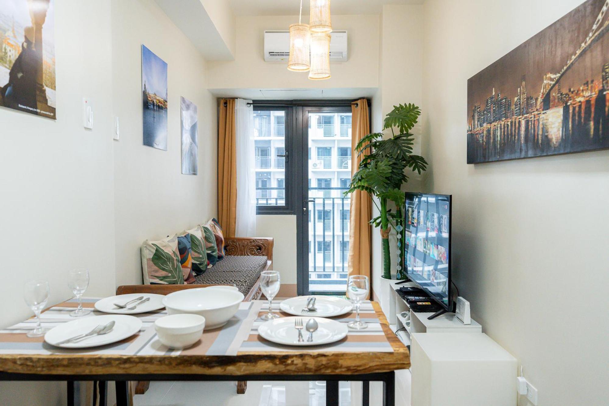 A2j Luxury 1br Beside Sm Mall Of Manila