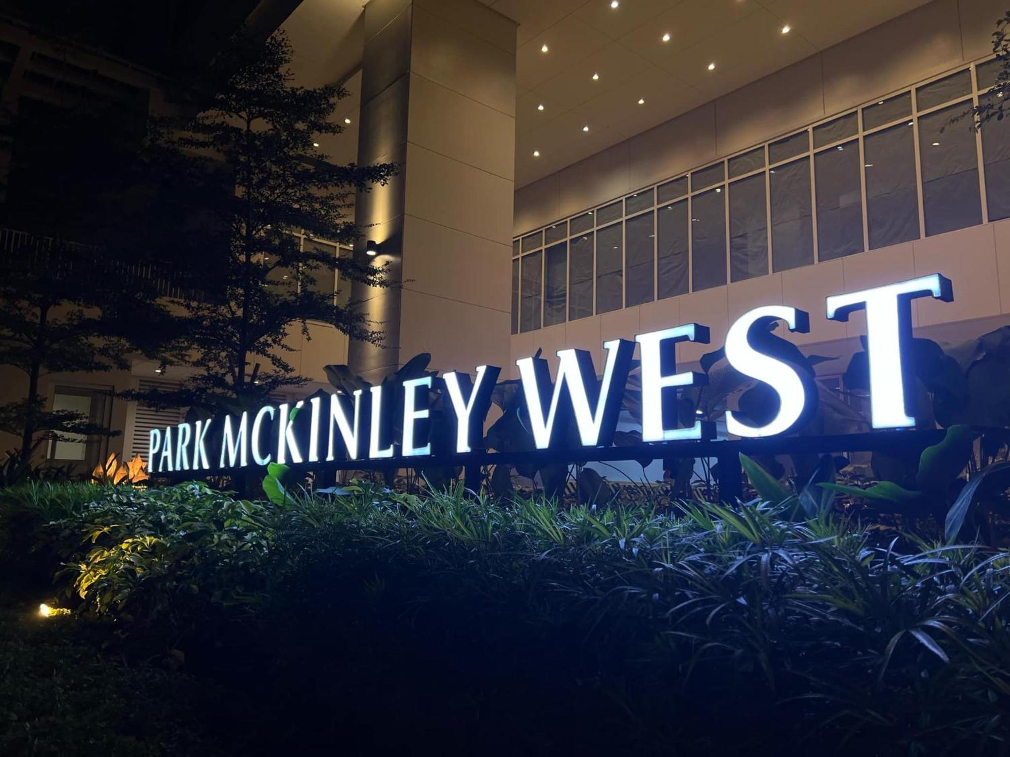 At Park Mckinley West *