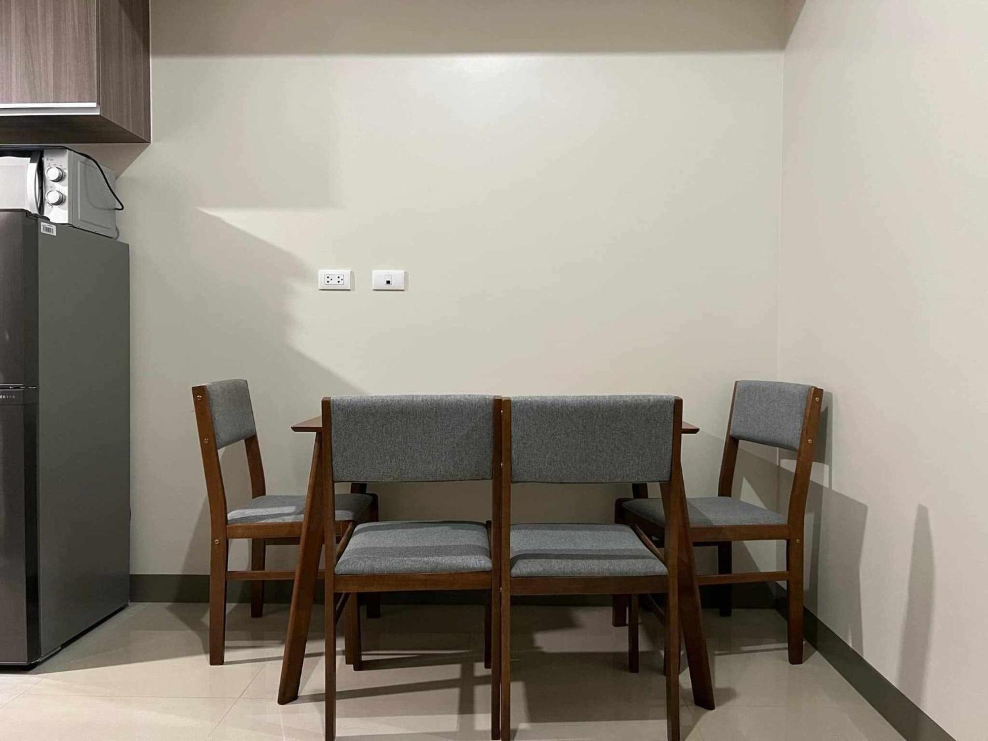 Apartment At Park Mckinley West Manila