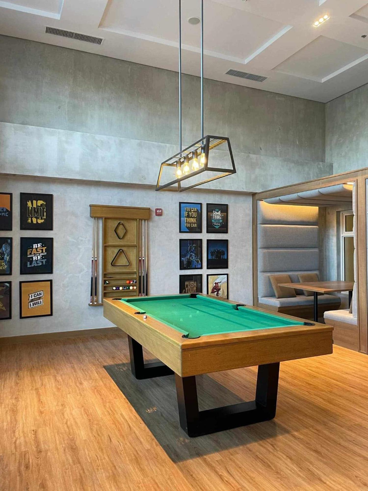 Apartment At Park Mckinley West Manila
