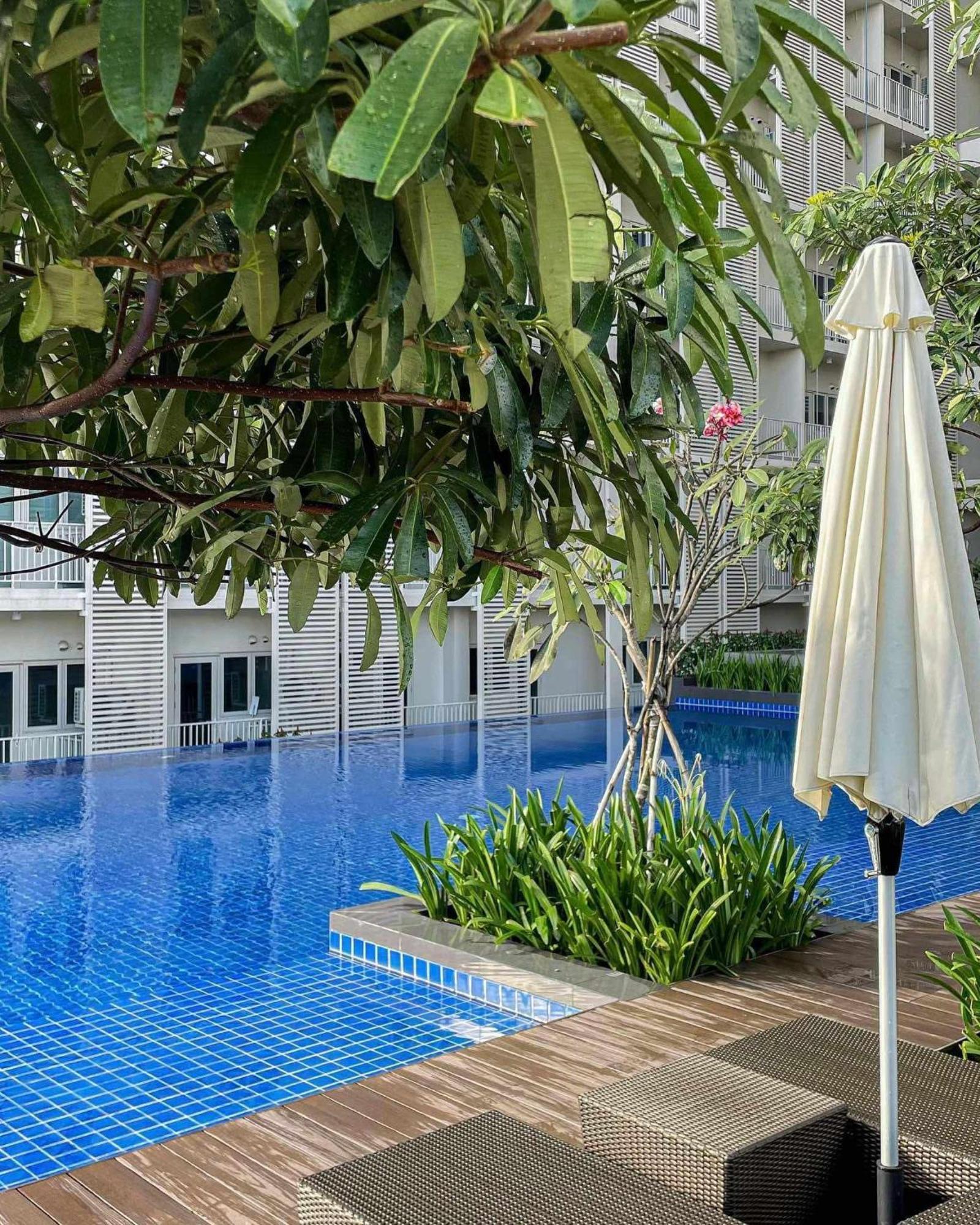 At Park Mckinley West Apartment Manila