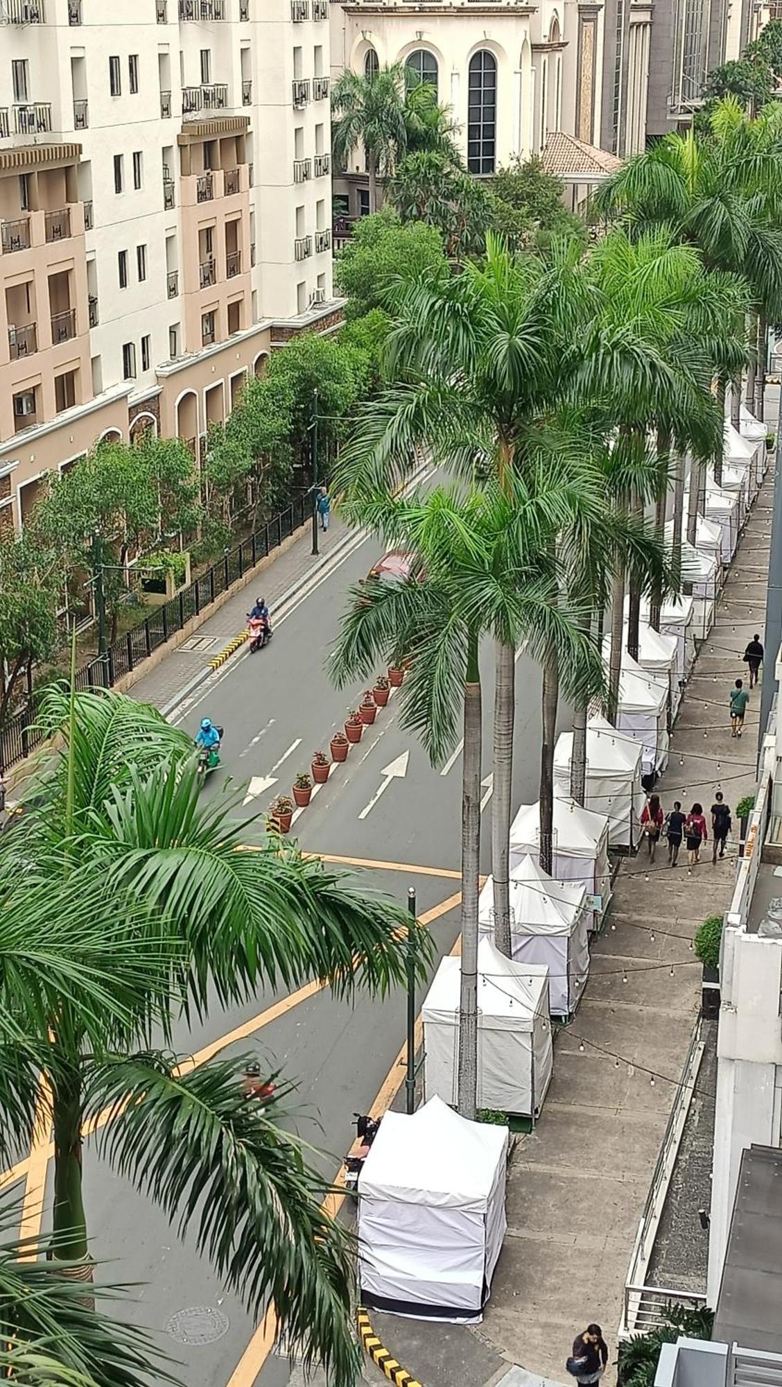Hilanders Condotel In Front Of Terminal 3 *