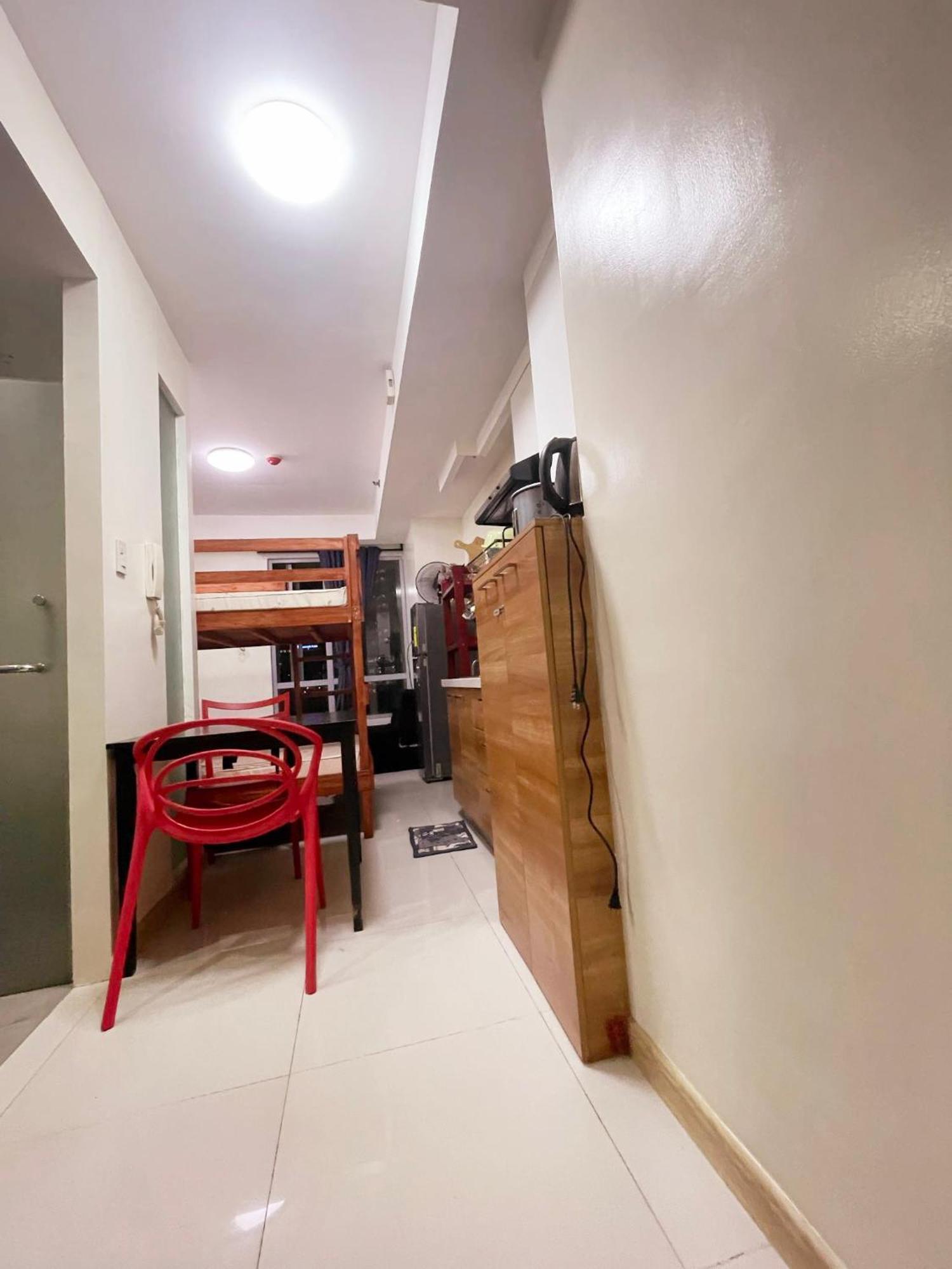 Studio 203 T2 Sunshine100 Wifi 65Inchestv Poolaccess Billiard * Manila