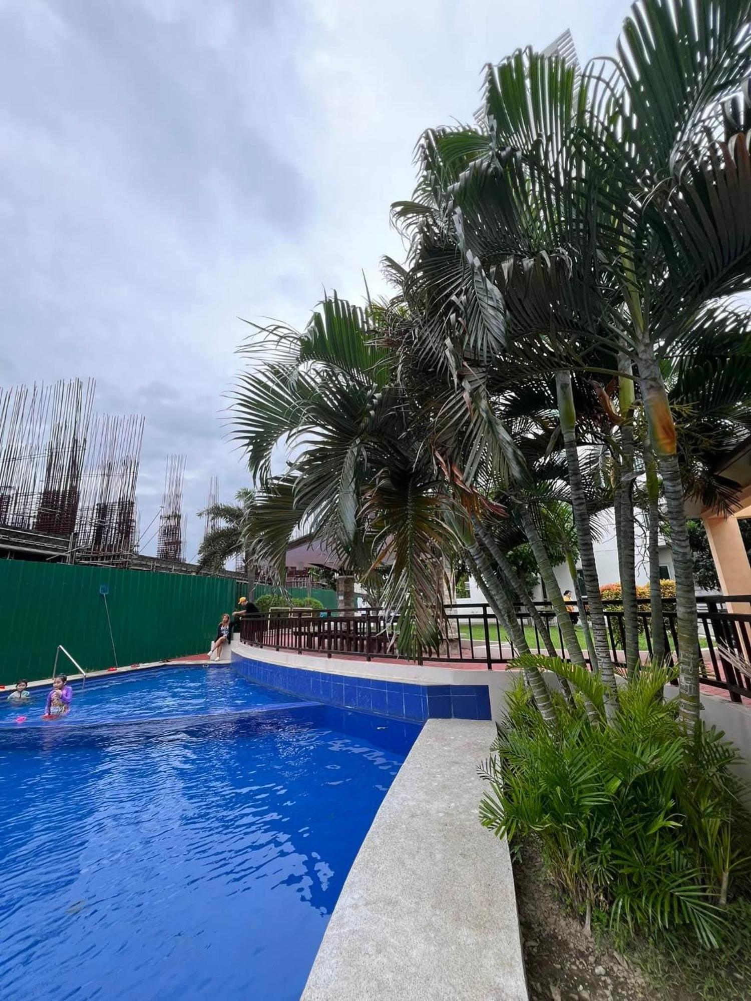 Alabang Cozy Apartment Manila