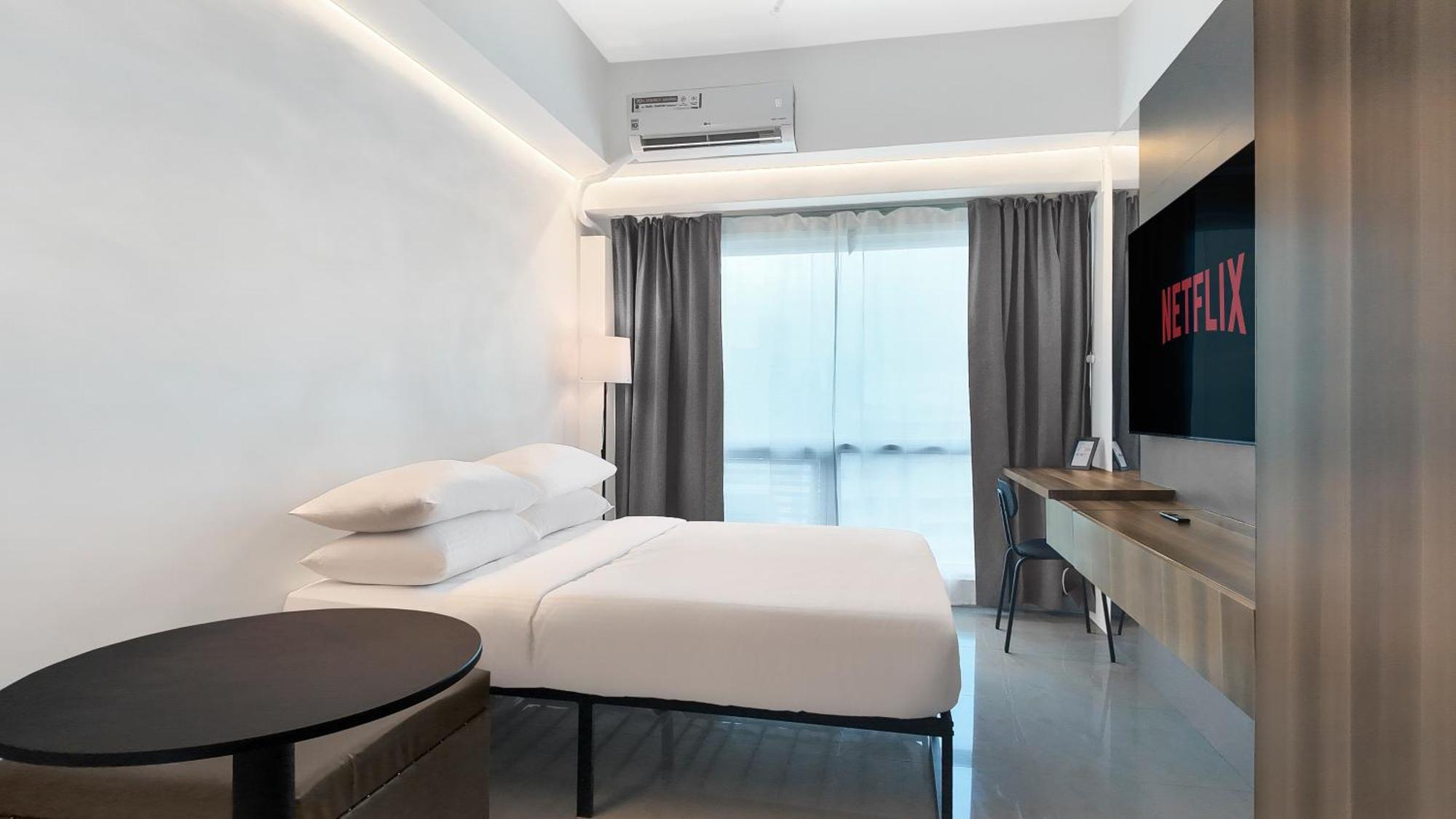 Sky Makati Modern Penthouse Near Greenbelt Apartment