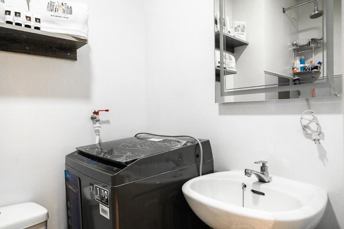 Comfortable 2-bedroom In Paranaque * Manila
