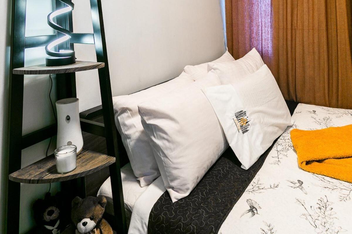 Apartment Comfortable 2-bedroom In Paranaque Manila