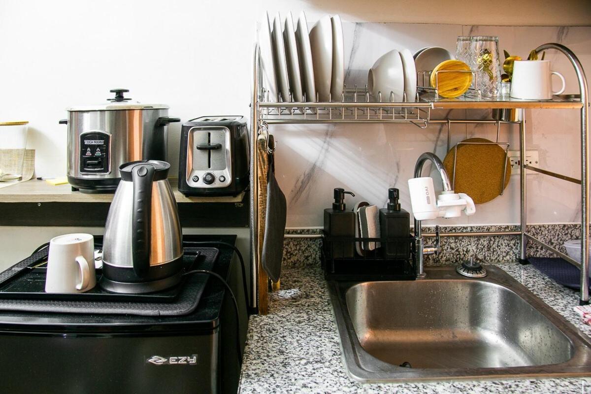 Apartment Comfortable 2-bedroom In Paranaque