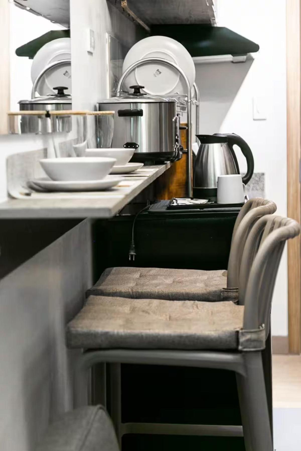 Comfortable 2-bedroom In Paranaque Apartment