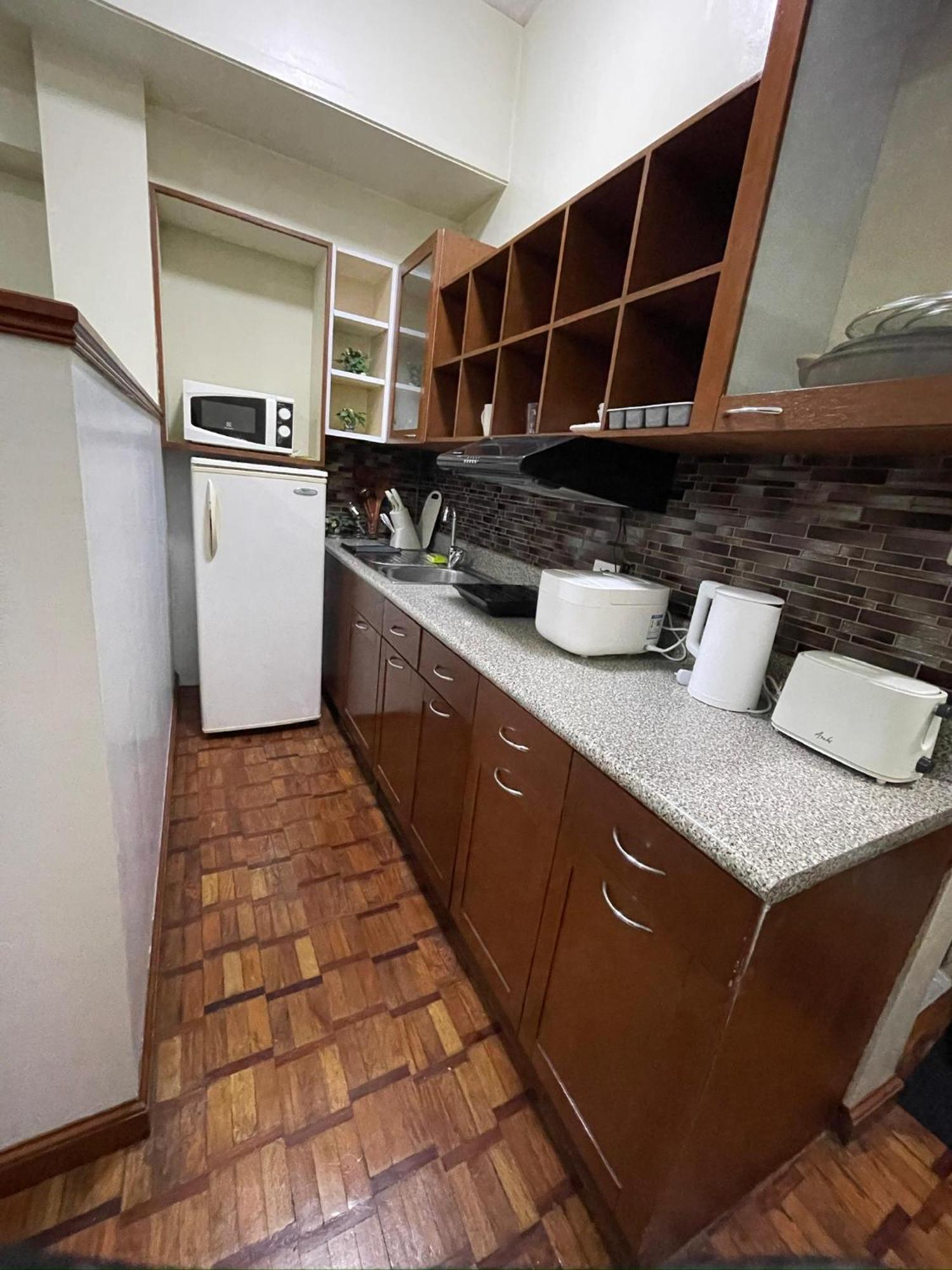 Executive By Greenbelt + Netflix & Wifi