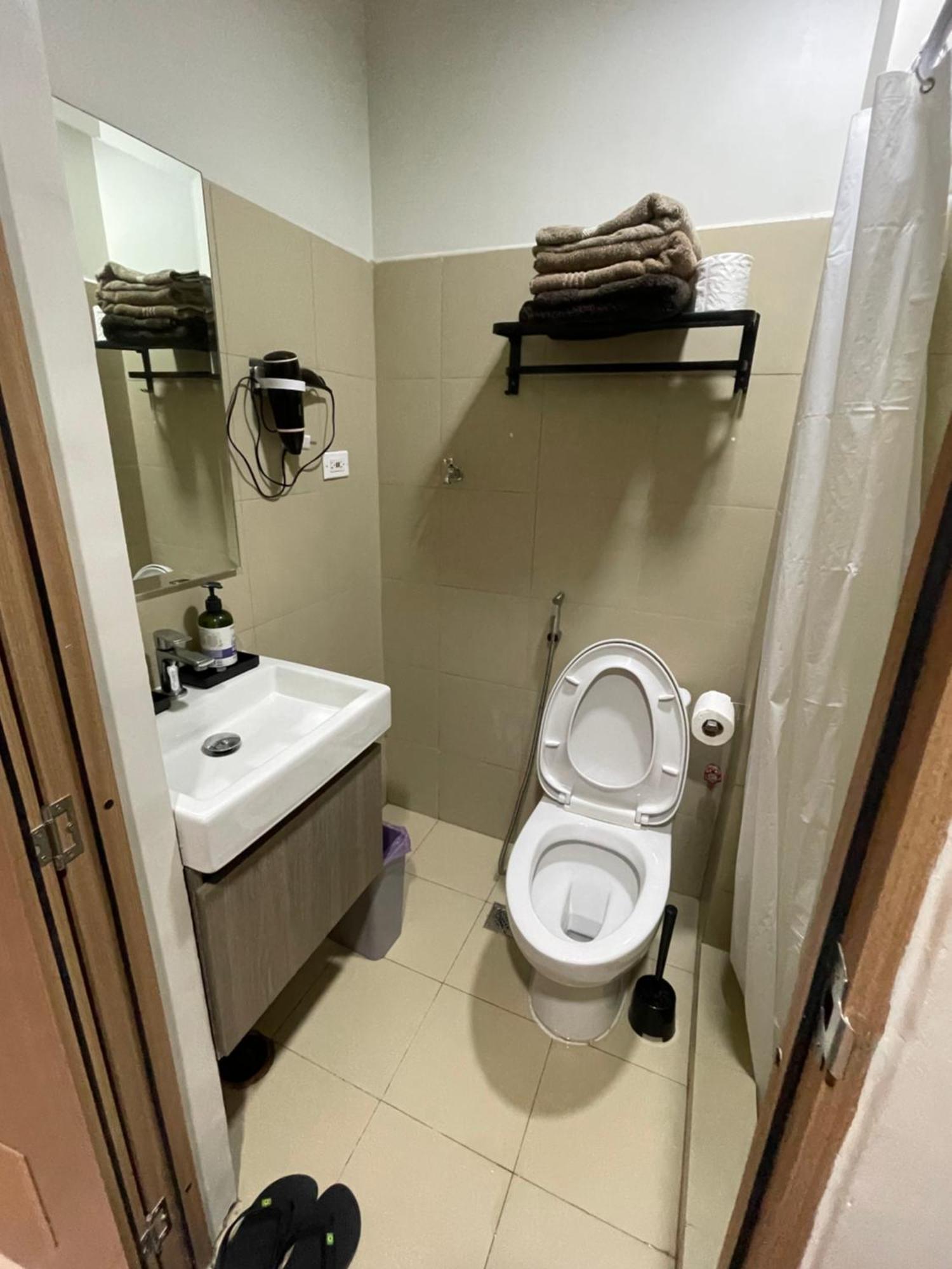 Apartment Staycation Near Moa Manila
