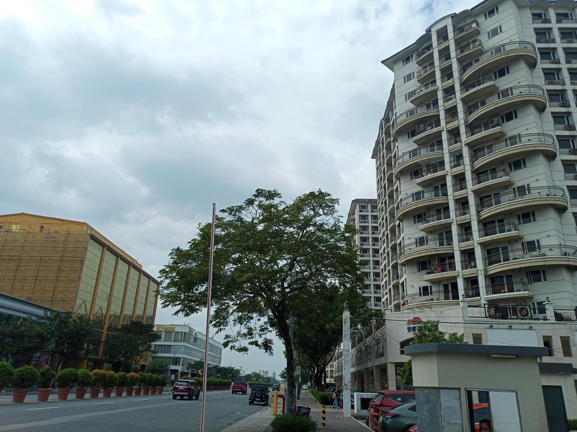 Near Moa And Naia At Solemare Parksuites Apartment *