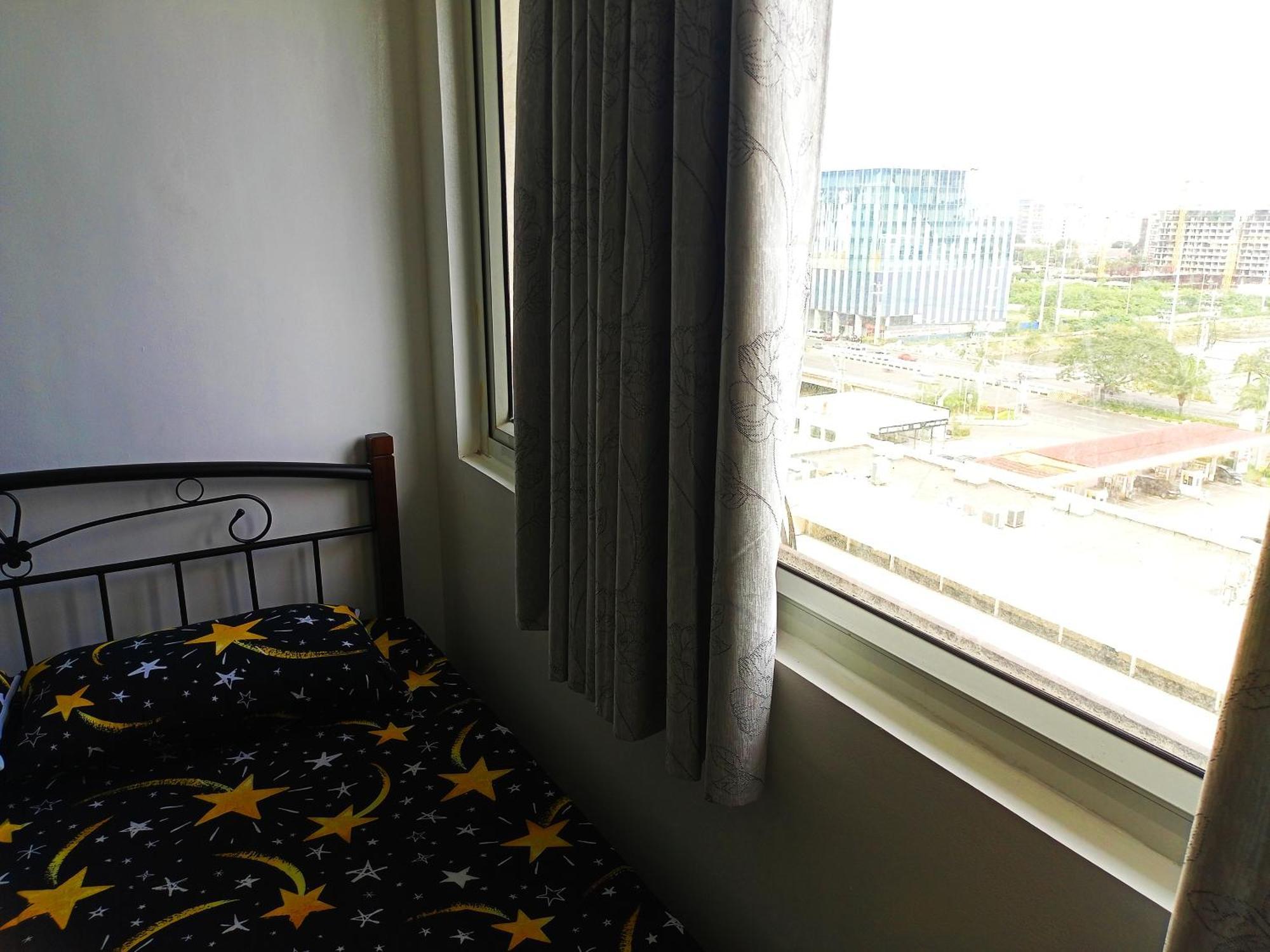Apartment Near Moa And Naia At Solemare Parksuites Manila