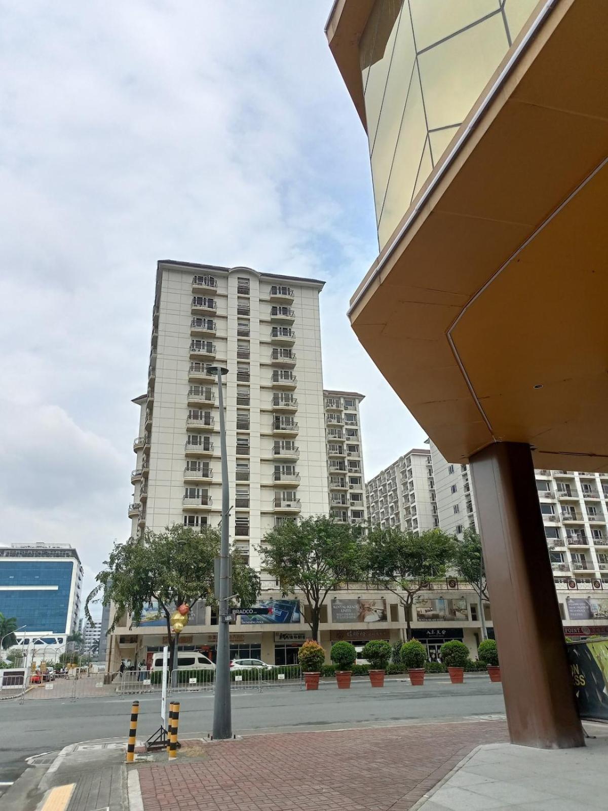 Near Moa And Naia At Solemare Parksuites