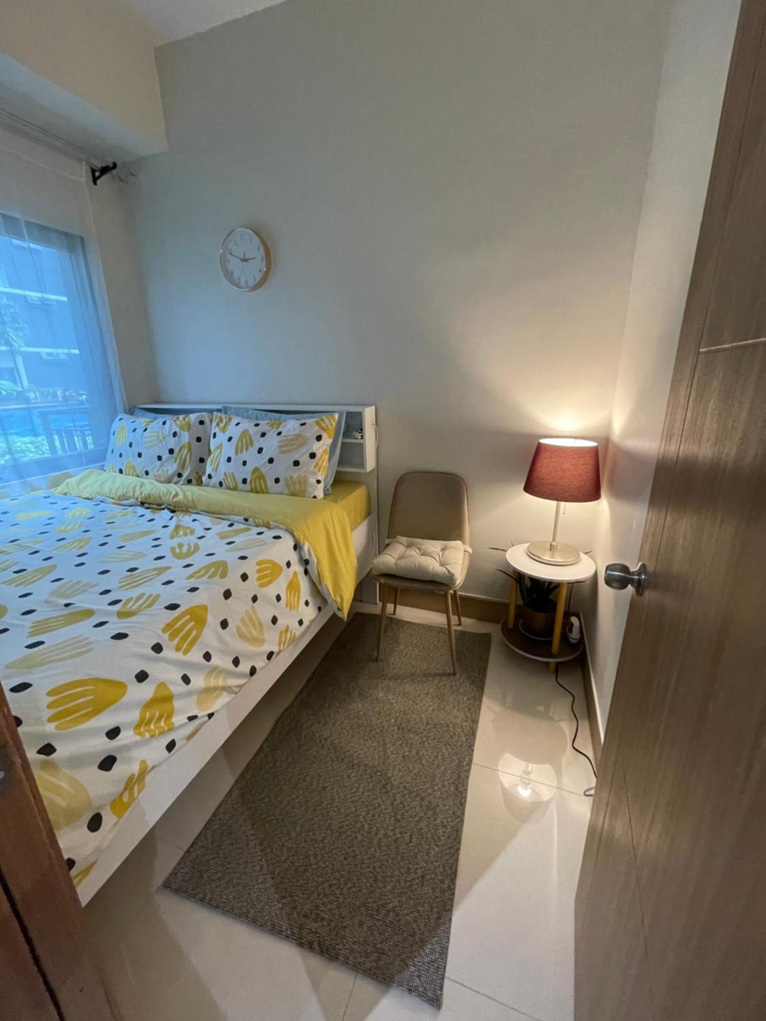 Apartment Staycation Near Moa *