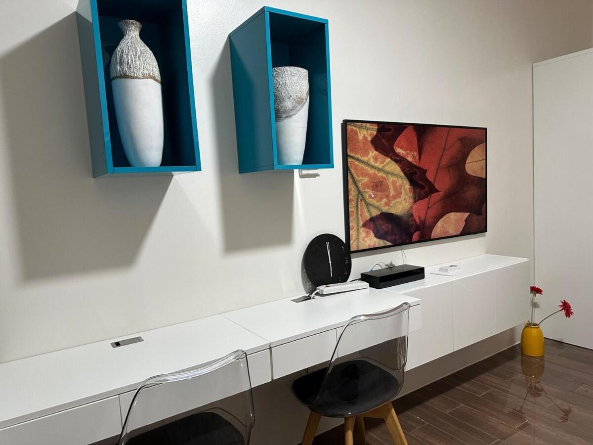 Apartment At Air Residences Condo, Ayala Ave Makati *