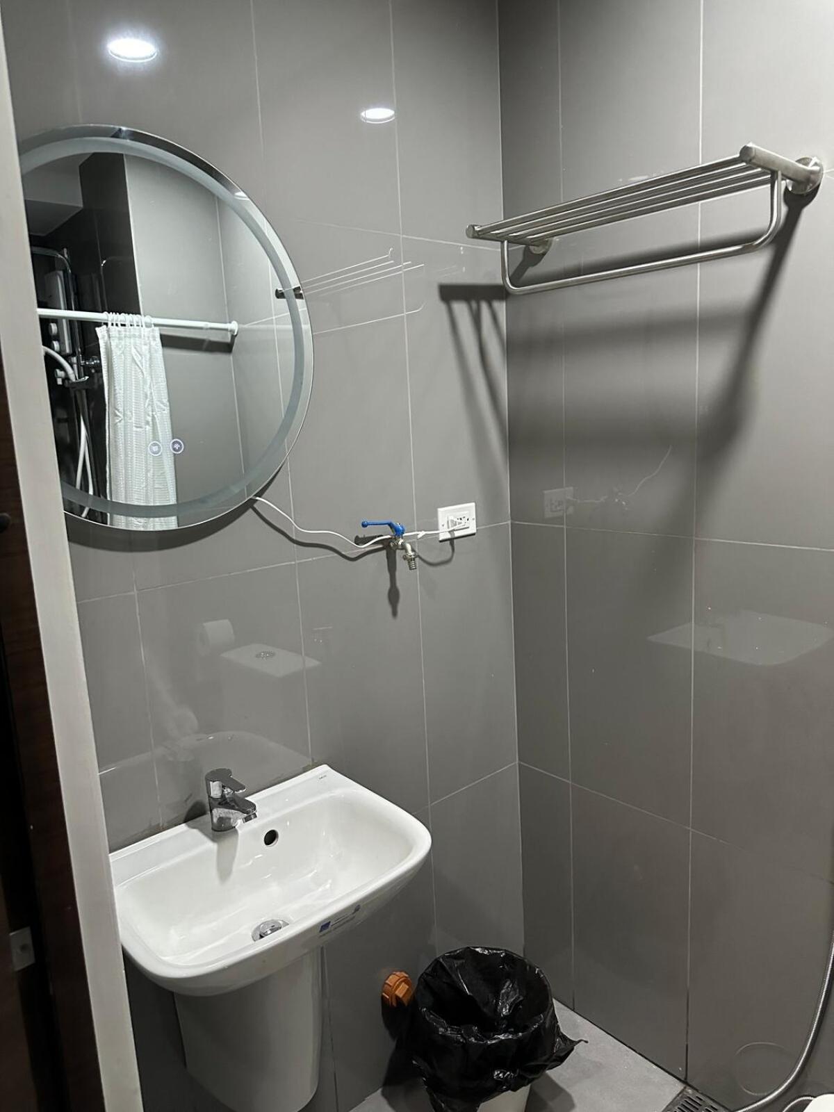 Apartment At Air Residences Condo, Ayala Ave Makati