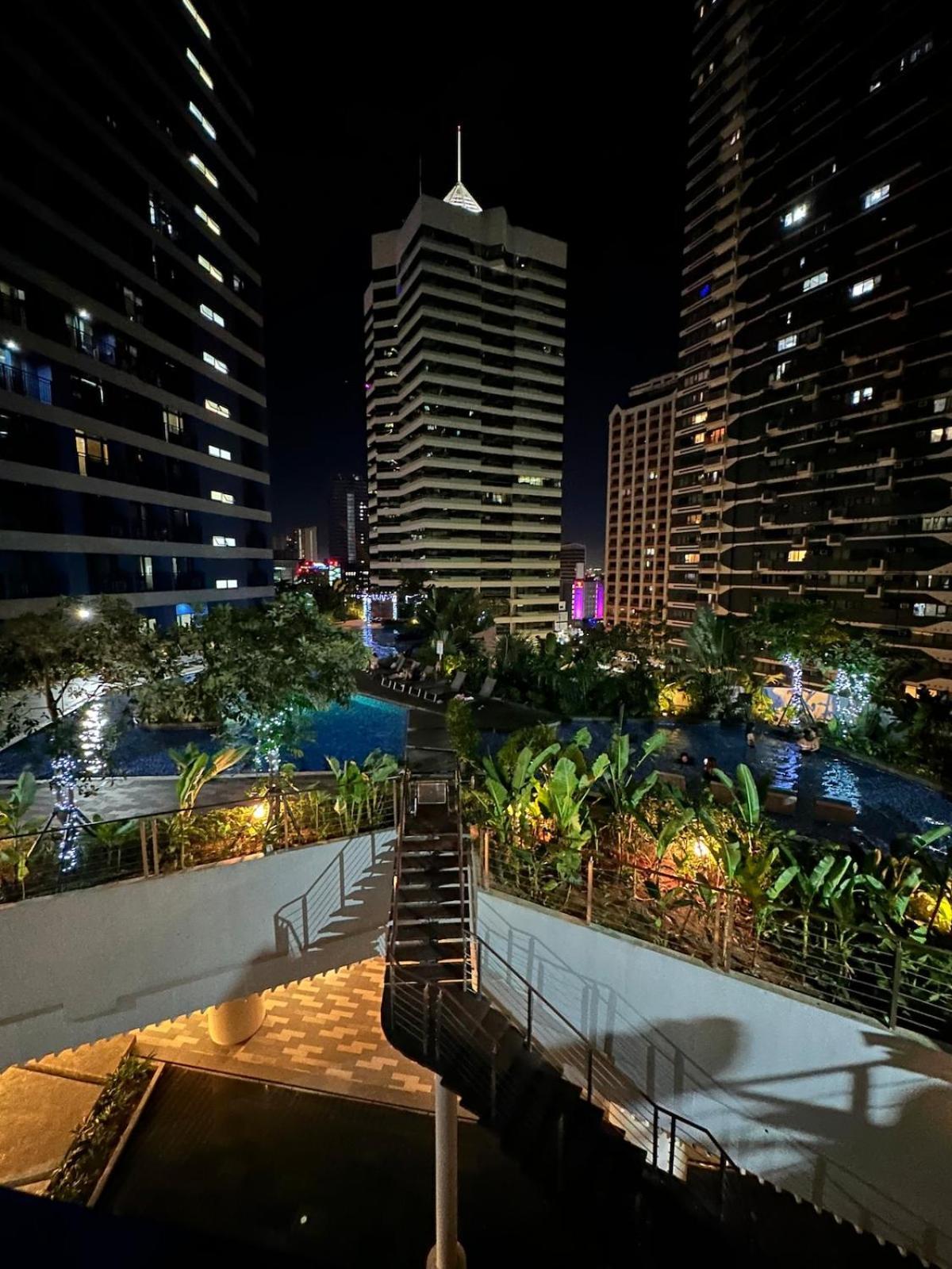 Apartment 1br Balcony View At Air Residences, Ayala Makati *