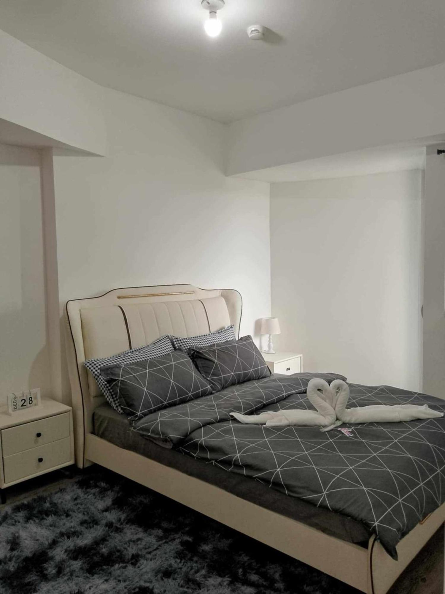 Commonwealth Residences Combine 2 Units *