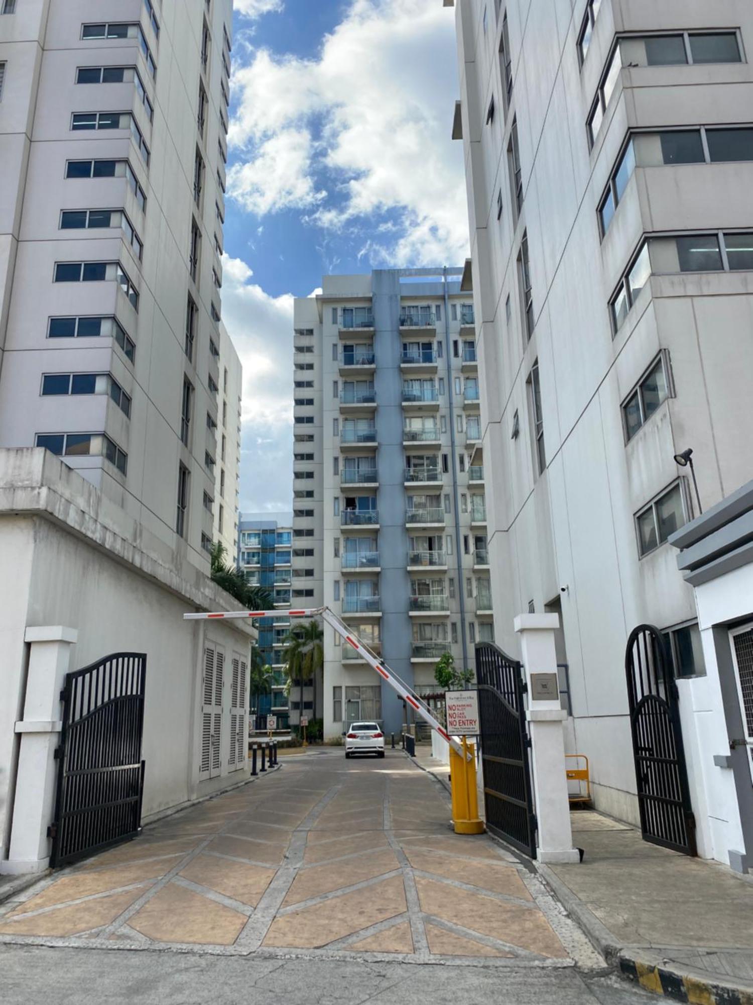 Apartment One Palm Tree By Melba Type Manila