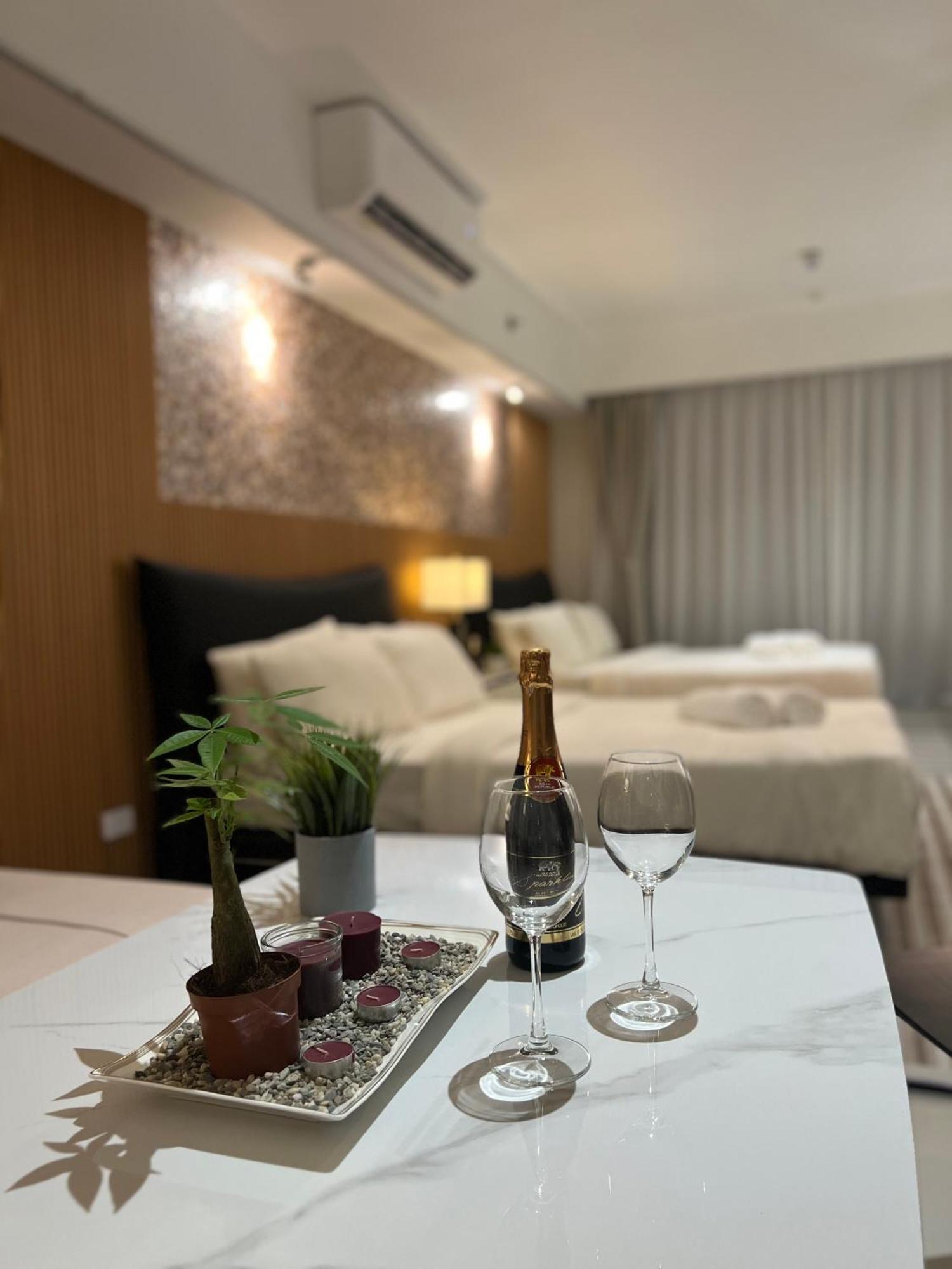 Luxurious European Style Penthouse Modern Ment Cross Of Dreams Okada Solaire Moa Airport