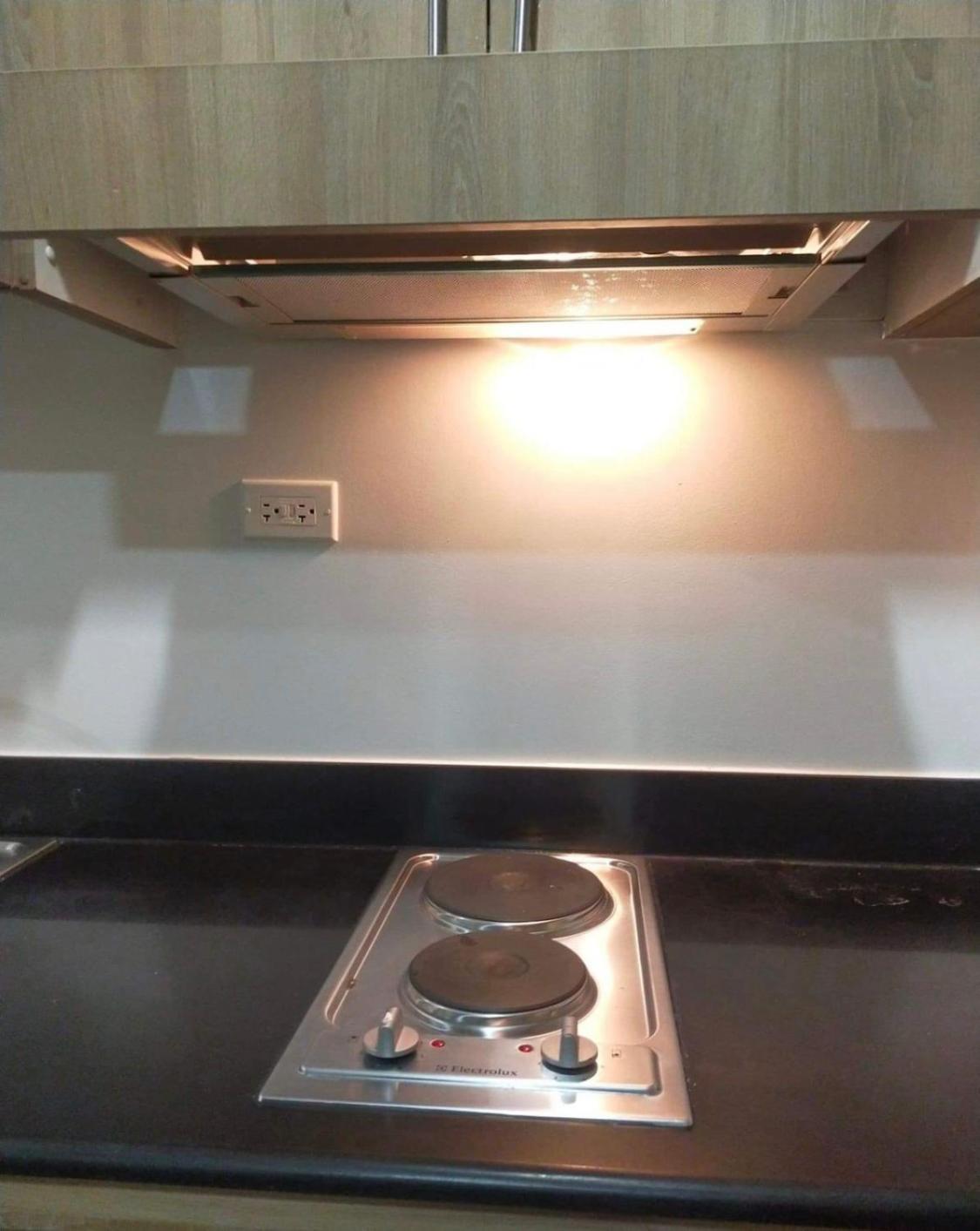 Smdc Shore Pasay Manila, Walking Distance To Mall Of And 20 Mins Drive To Airport-1 Bedroom Condo-apartmentwith Balcony Manila