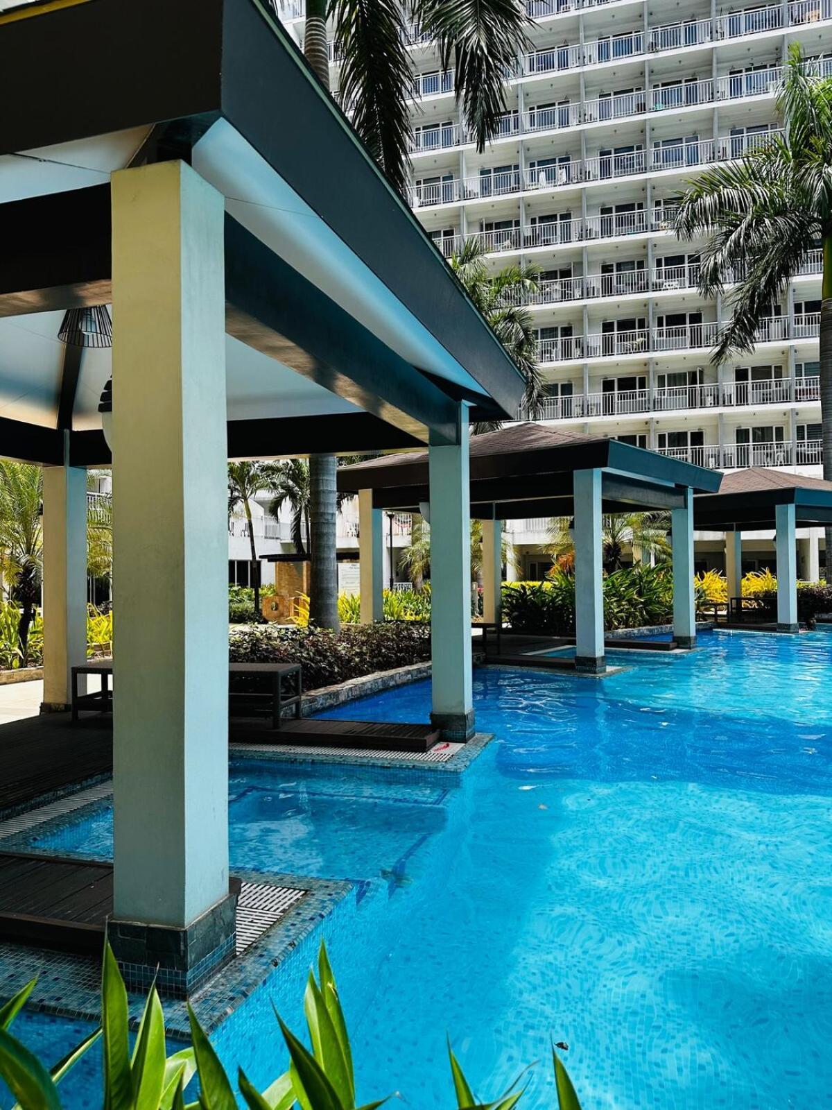 Apartment 1544a Near Moa And Airport Poolview Balcony *