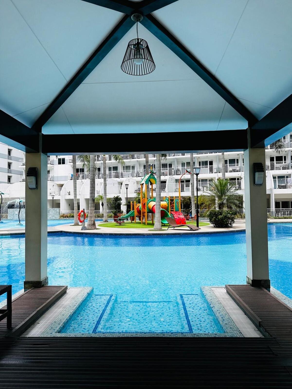 1544a Near Moa And Airport Poolview Balcony Apartment