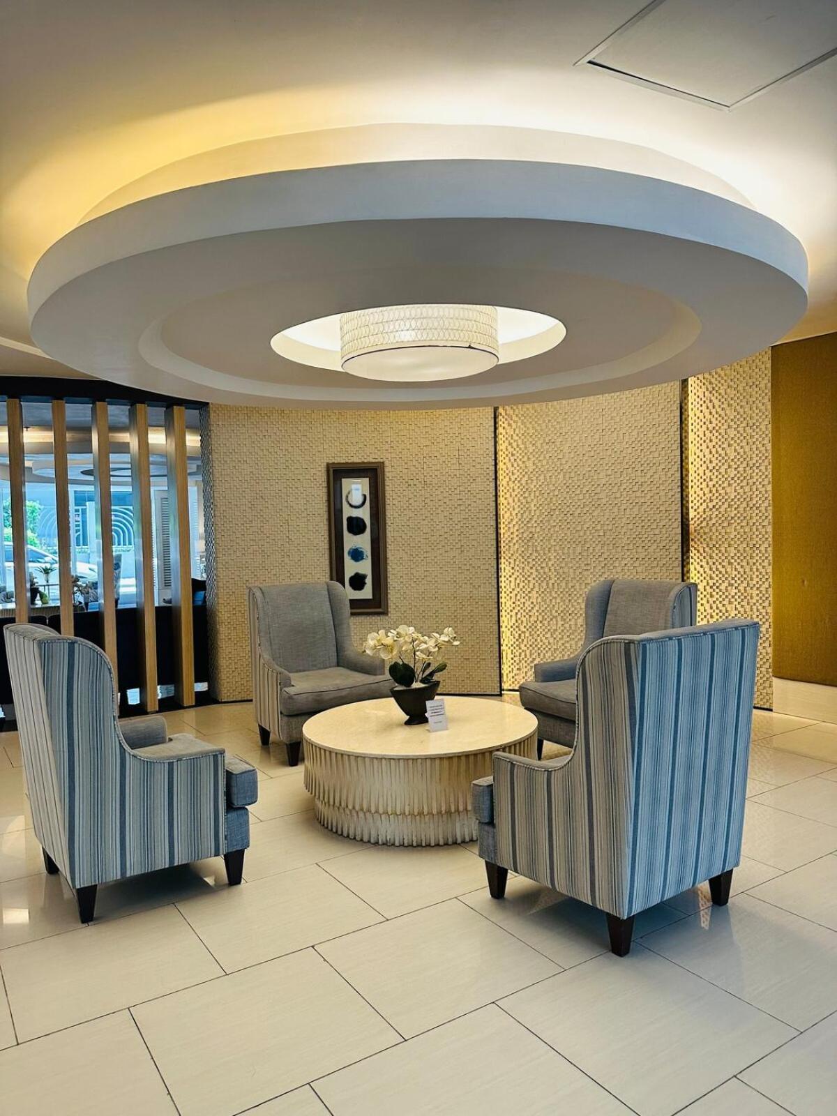 1544a Near Moa And Airport Poolview Balcony *