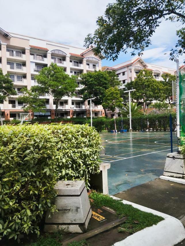 Apartment Life In Refinement At Ivory Wood *