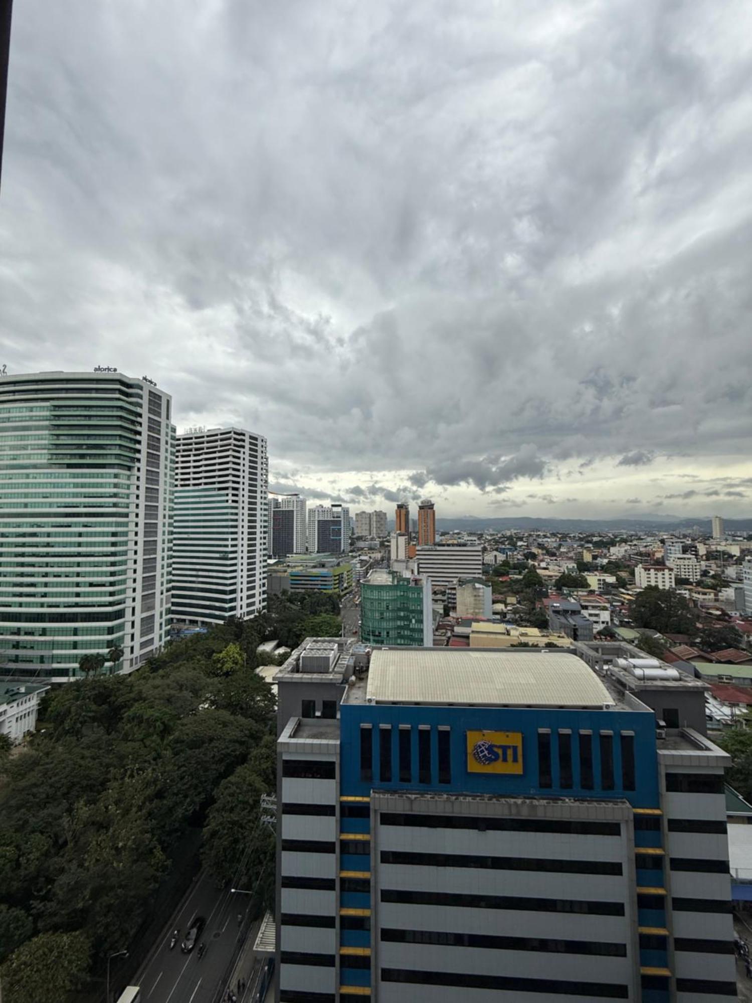 Affordable Buenbyahe Staycation In Urban Deca Tower Edsa, F Residences And The Regalia Park Tower Cubao Apartment Manila