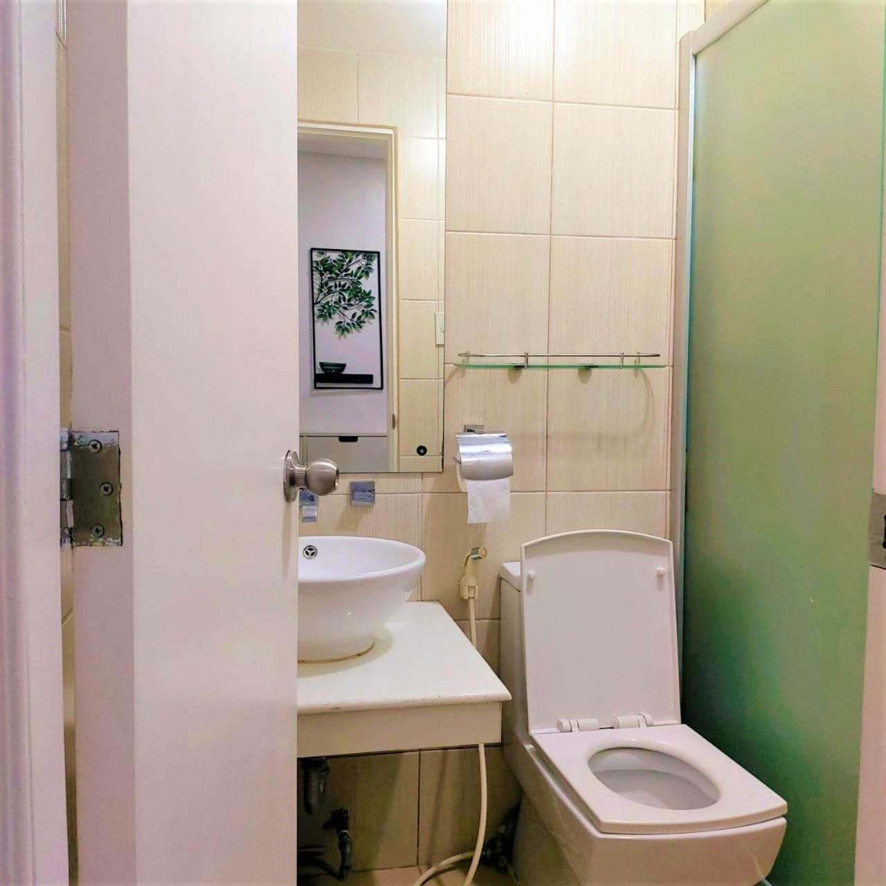 Free Pool N Free Sauna Access Oceanview Balcony In The Heart Of Manila, Front Of Robinsons Mall, Walking Distance To Us Embassy Limited Slots X Secure Your Limited Offer Month Hotel *