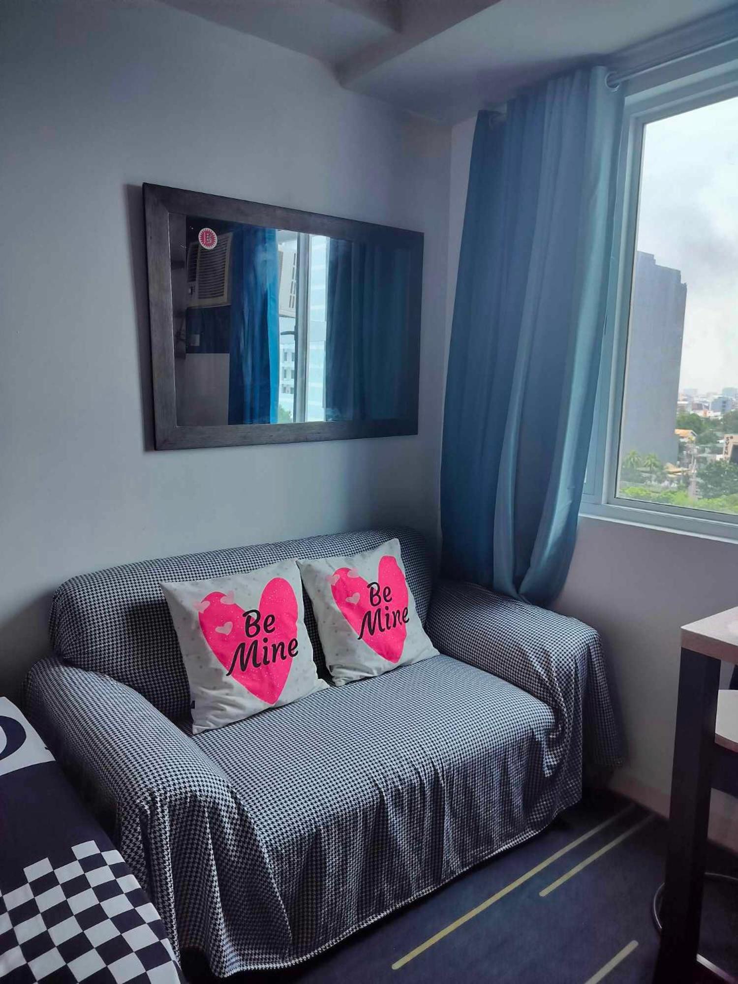 5th Floor Tower D Typed Unit With Ac, Netflix And Unlimited Wifi Access