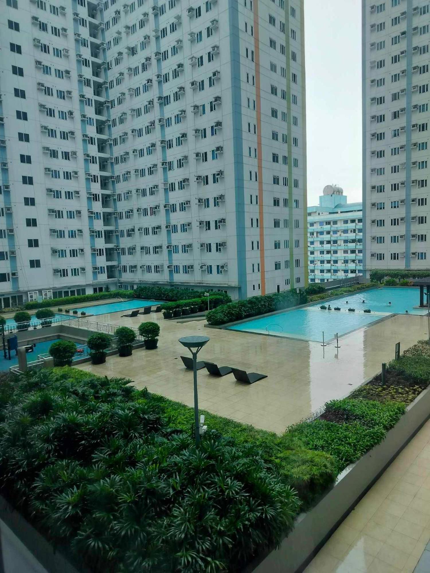 5th Floor Tower D Typed Unit With Ac, Netflix And Unlimited Wifi Access *