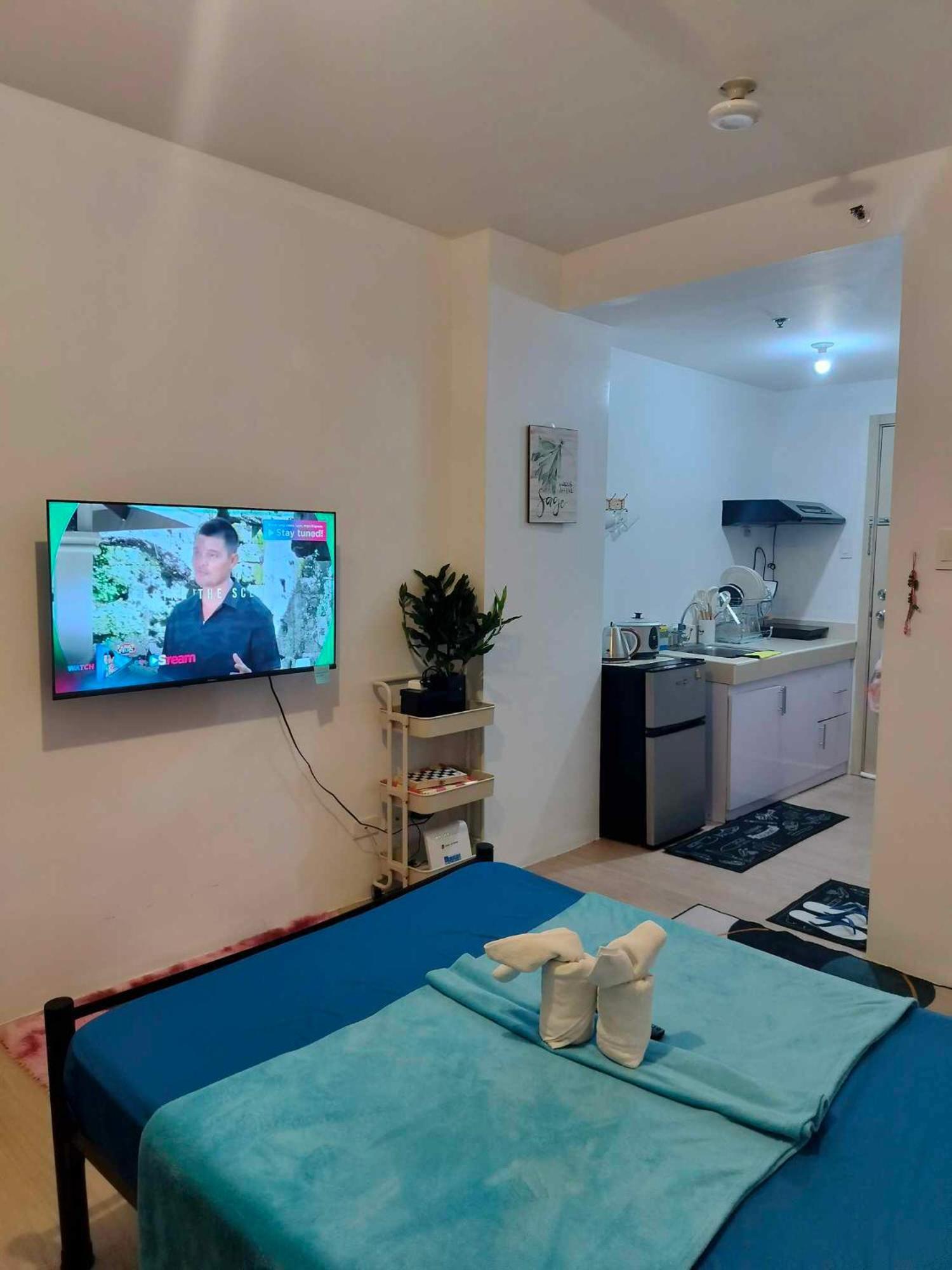 9th Floor Pool View Unit Tower A With Modern Amenities Manila