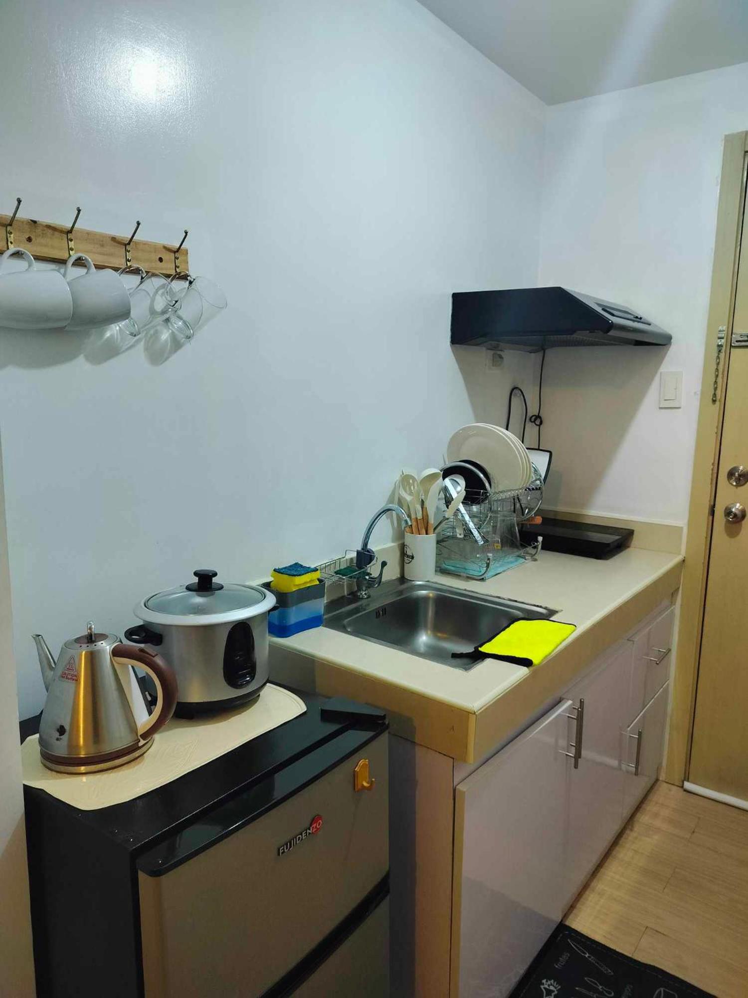 9th Floor Pool View Unit Tower A With Modern Amenities Apartment Manila