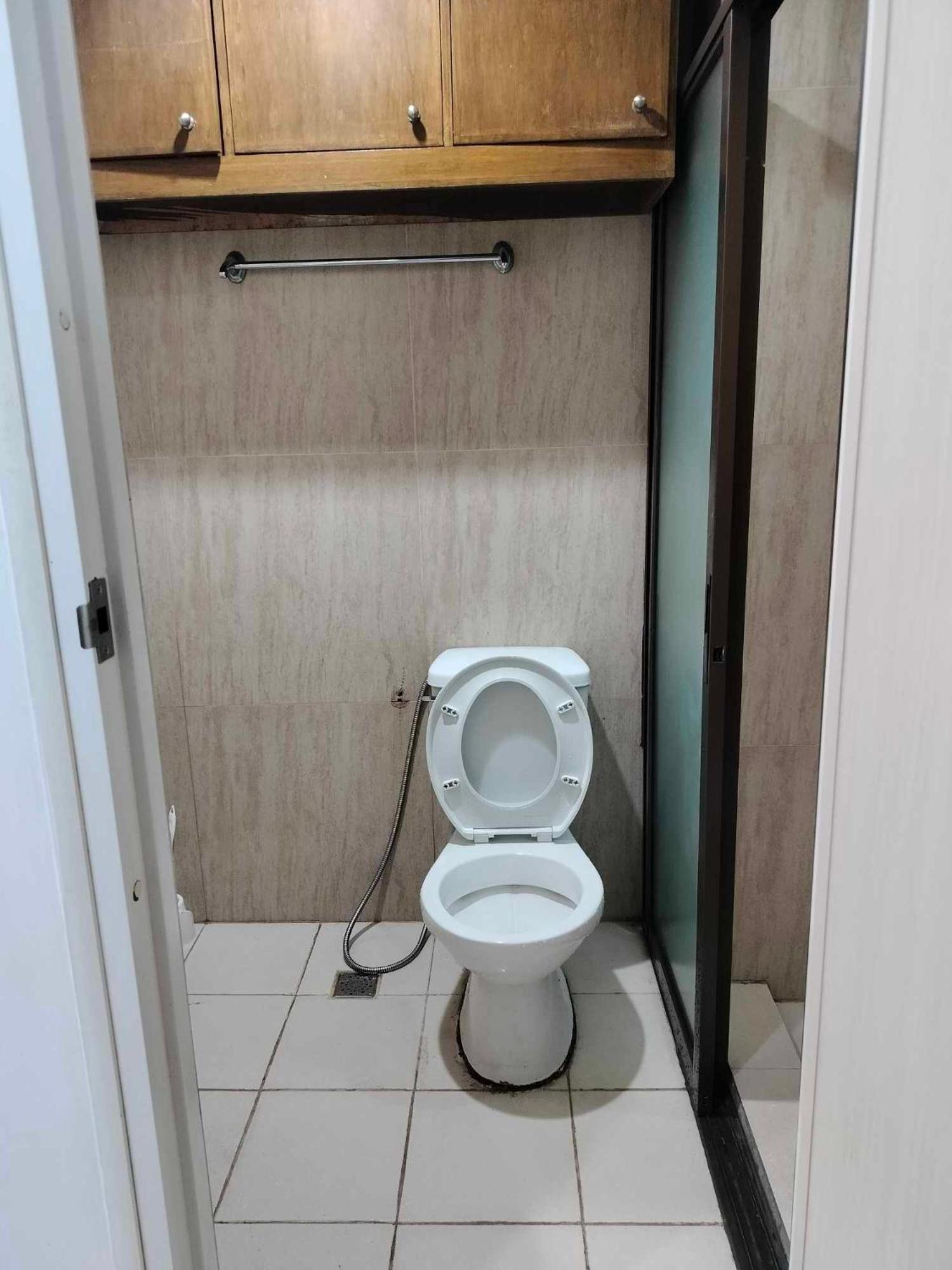 16th Floor Tower A Pool View Unit With Unlimited Internet Access And Modern Amenities Manila